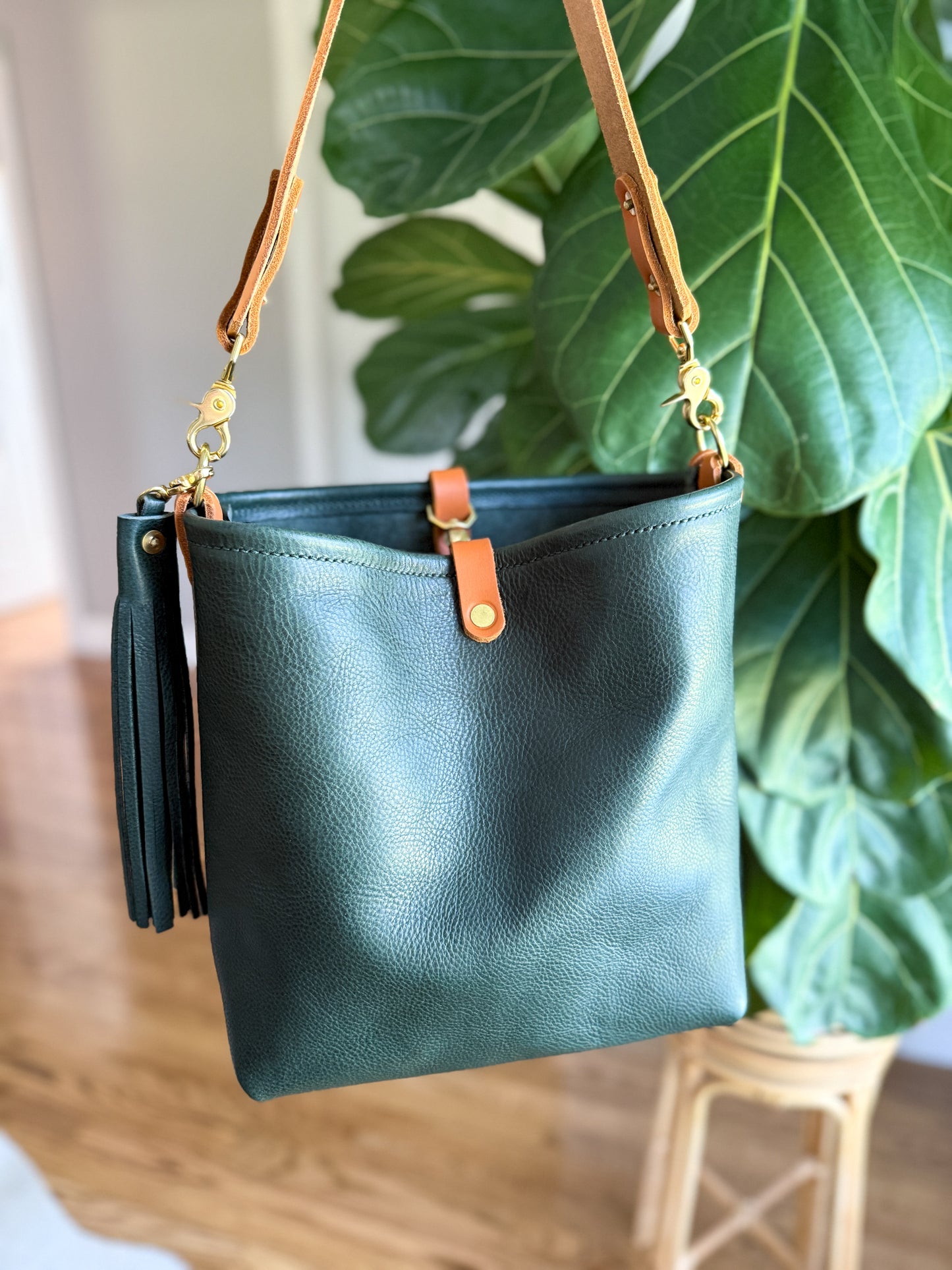 Hobo Bucket in Evergreen Vachetta