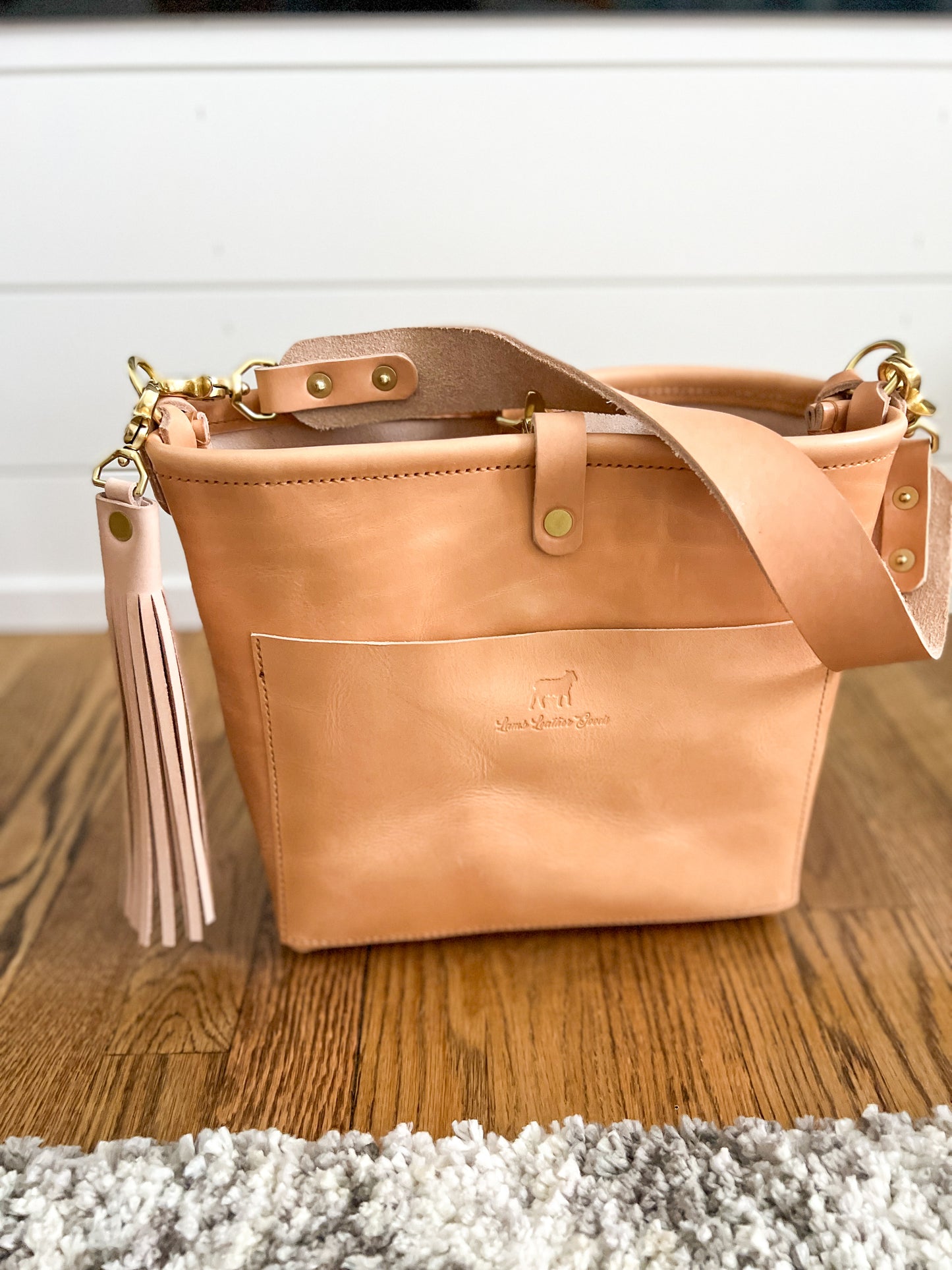 Bennett “shorty” Bucket in Natural Vachetta full Grain Leather