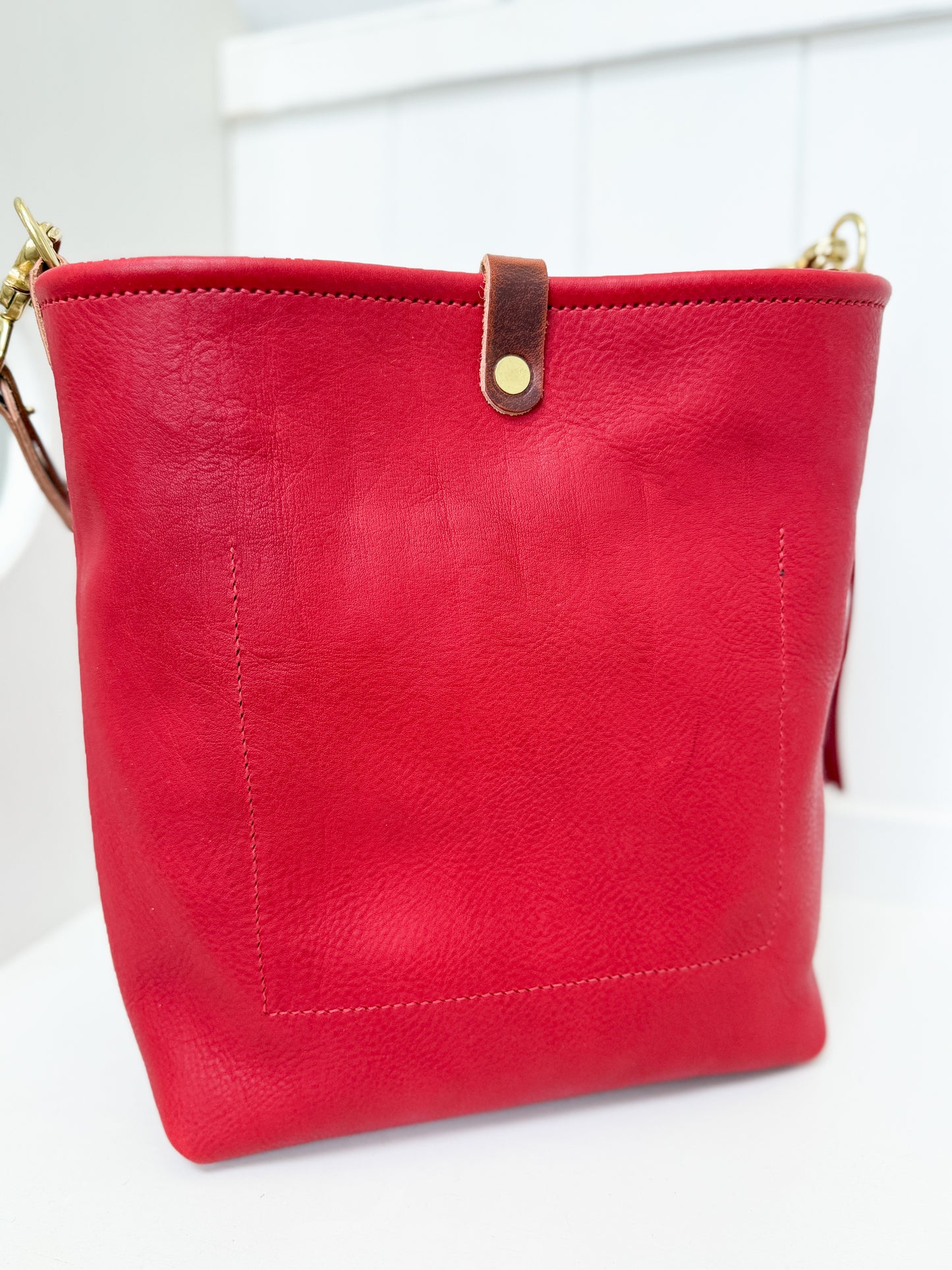 Bennett Bucket in Ruby Vachetta