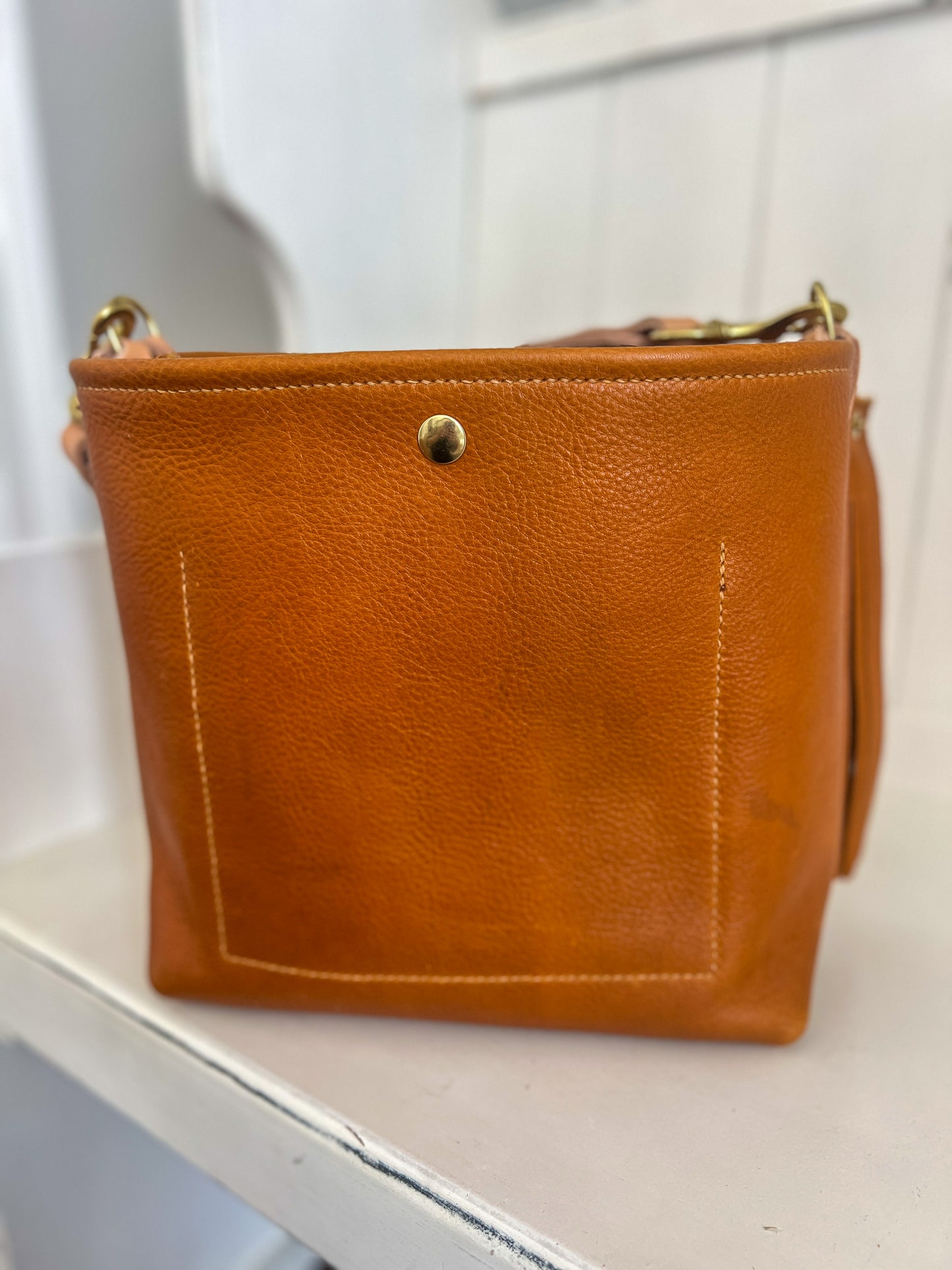 Bennett “shorty” Bucket in Golden Honey Bulldog Leather