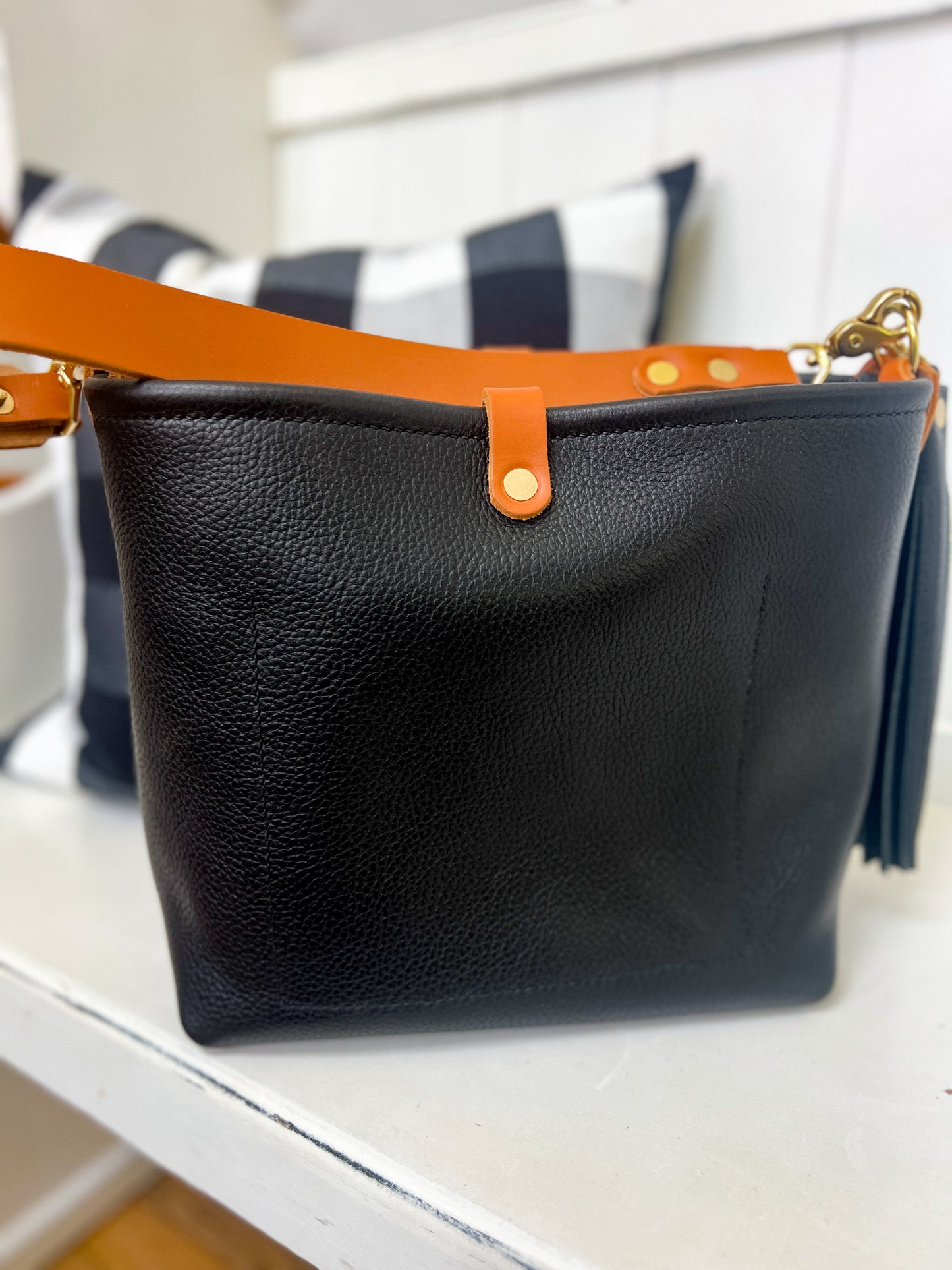 Bennett “shorty” Bucket in Horween Black Pebbled Leather