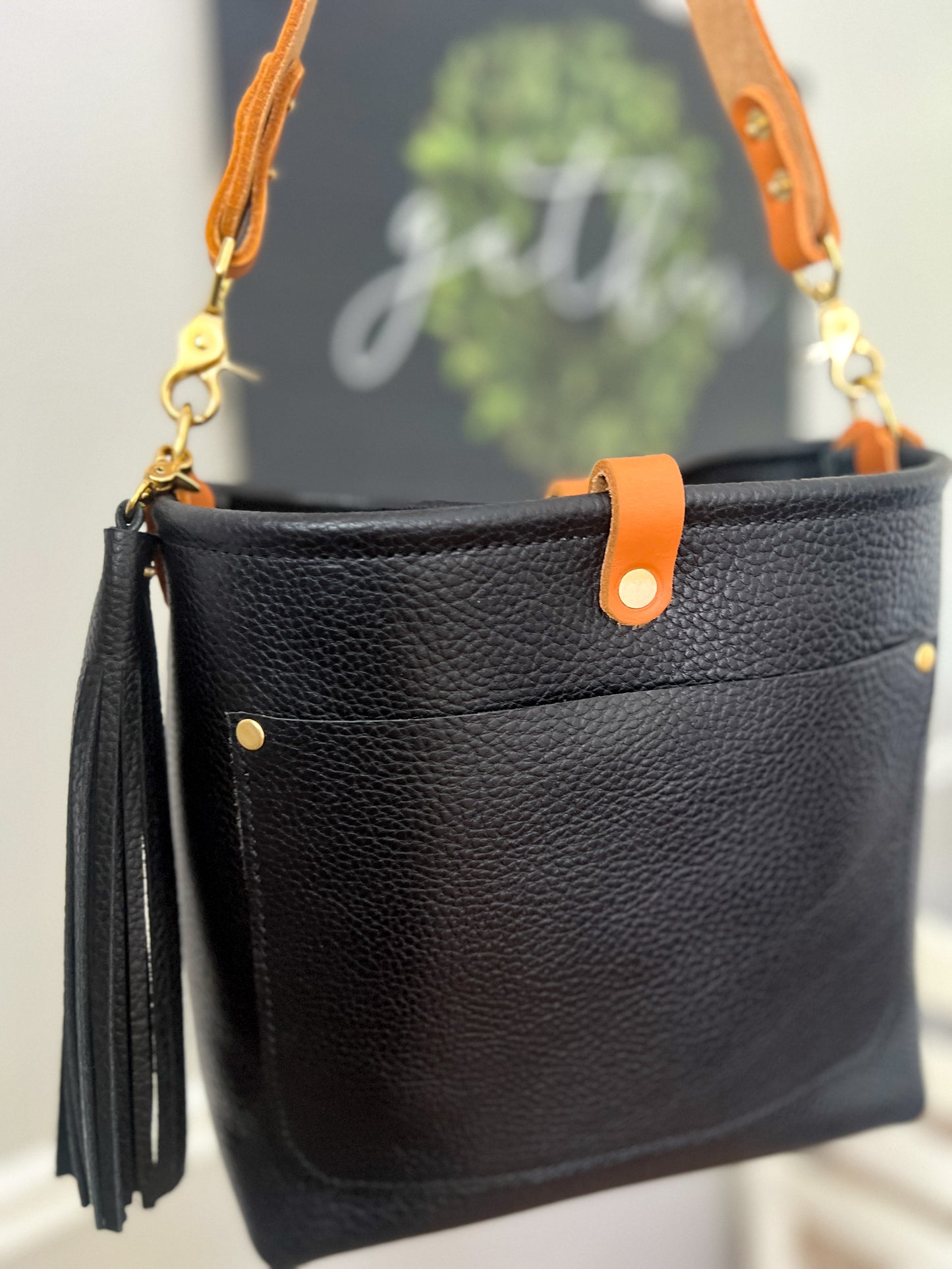 Bennett “shorty” Bucket in Horween Black Pebbled Leather