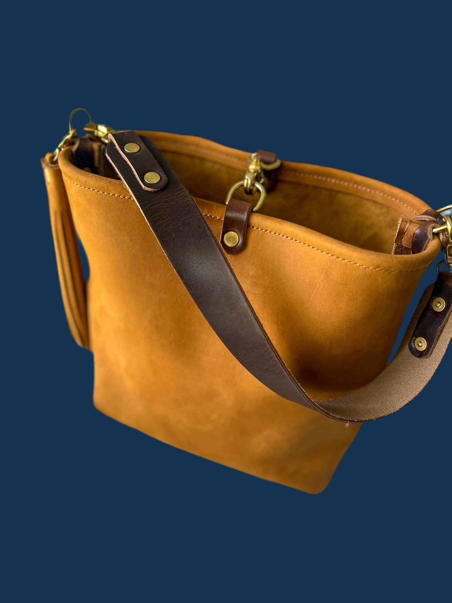 Hobo Bucket in Desert Sand Full Grain Leather