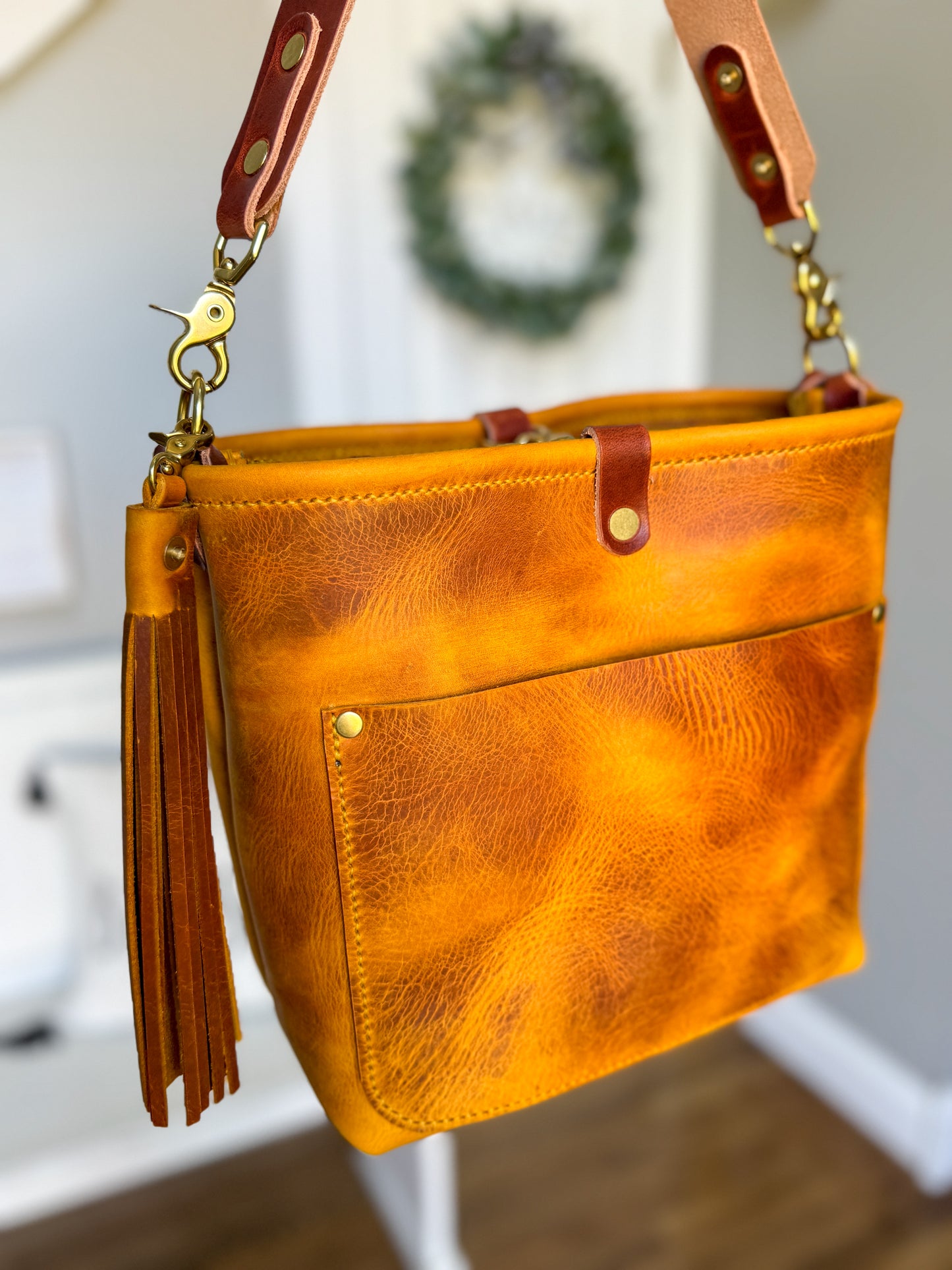 Bennett “shorty” Bucket in Yellowstone Italian Vegetable Tan