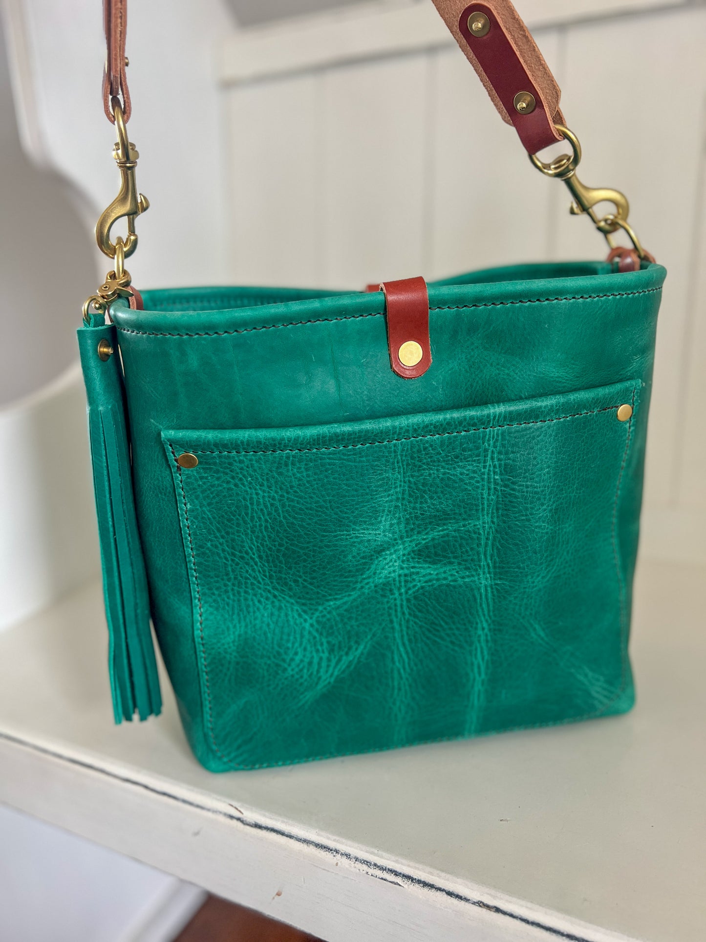 Bennett “shorty” Bucket in Teal Oil Tanned Leather