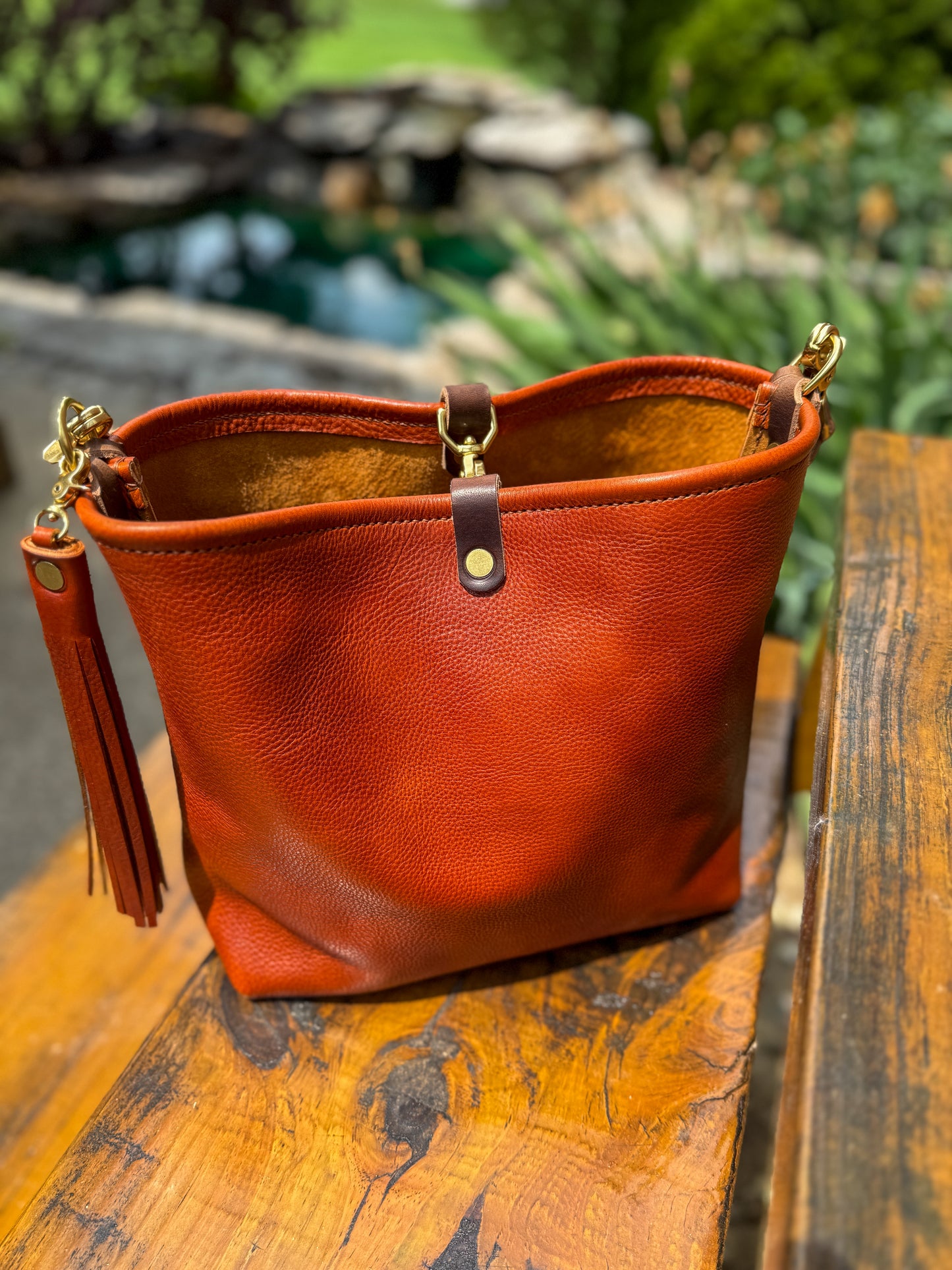 Hobo Bucket in Dark Ginger Vachetta