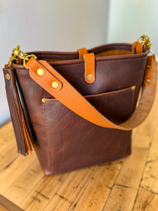 Bennett Bucket in Tan Kodiak