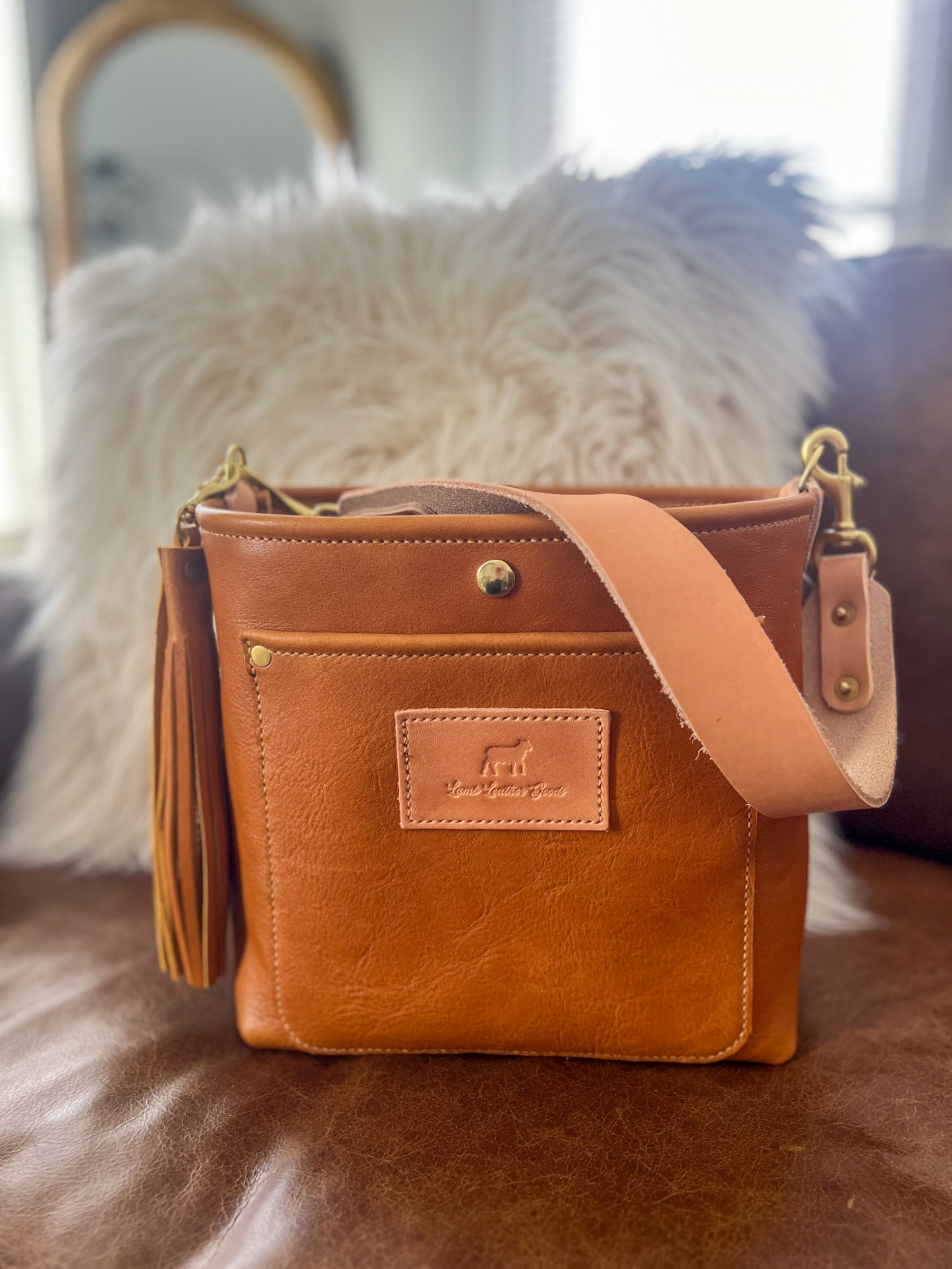 Bennett “shorty” Bucket in Golden Honey Bulldog Leather