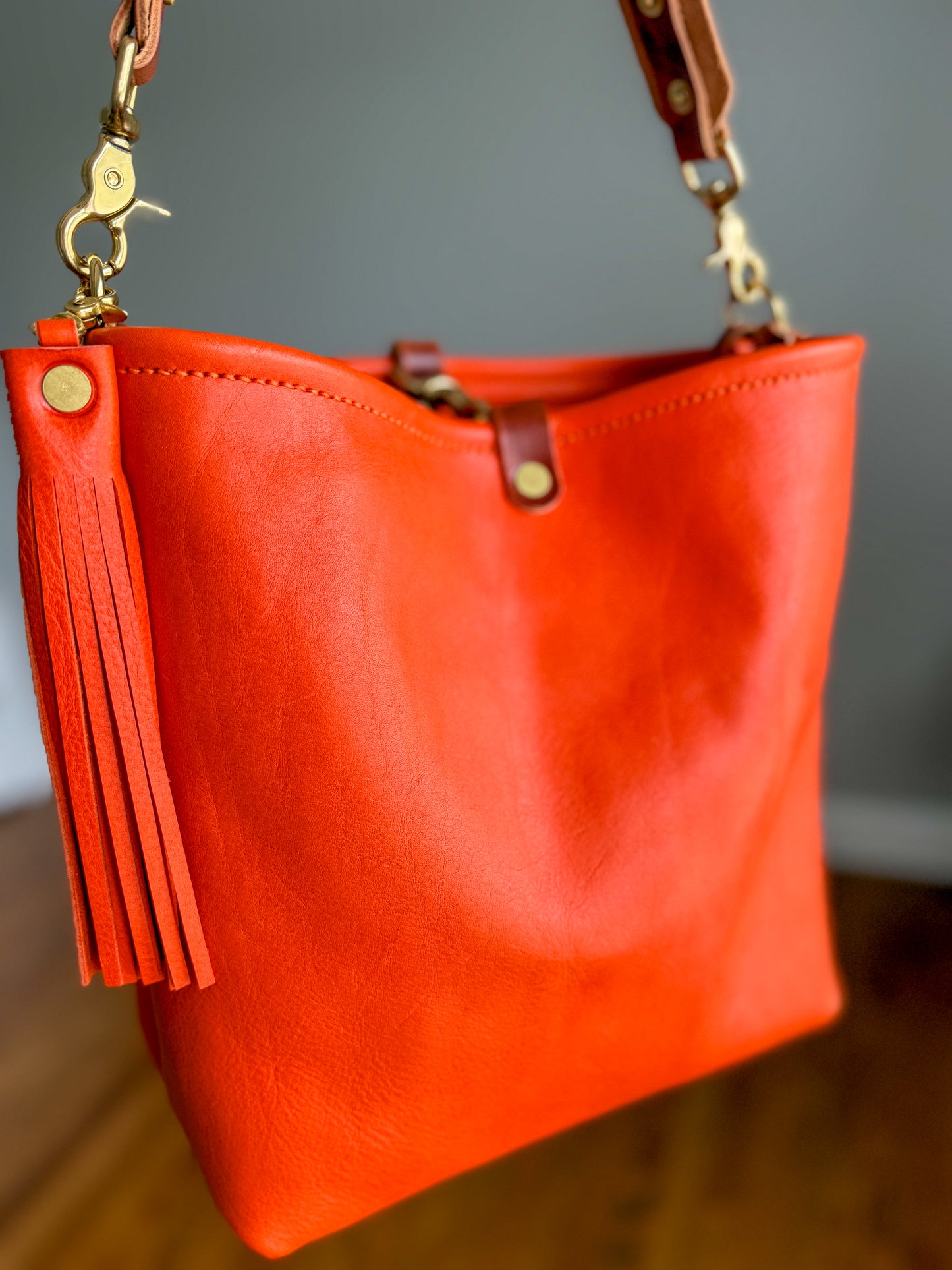 Hobo Bucket in Mandarin Vachetta