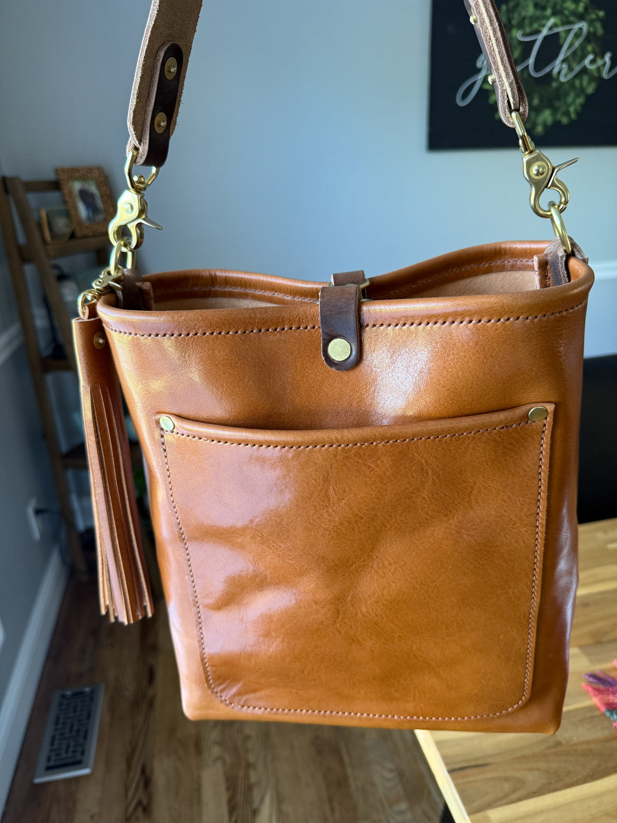 Bennett Bucket in Miel Cuoio Italian Leather