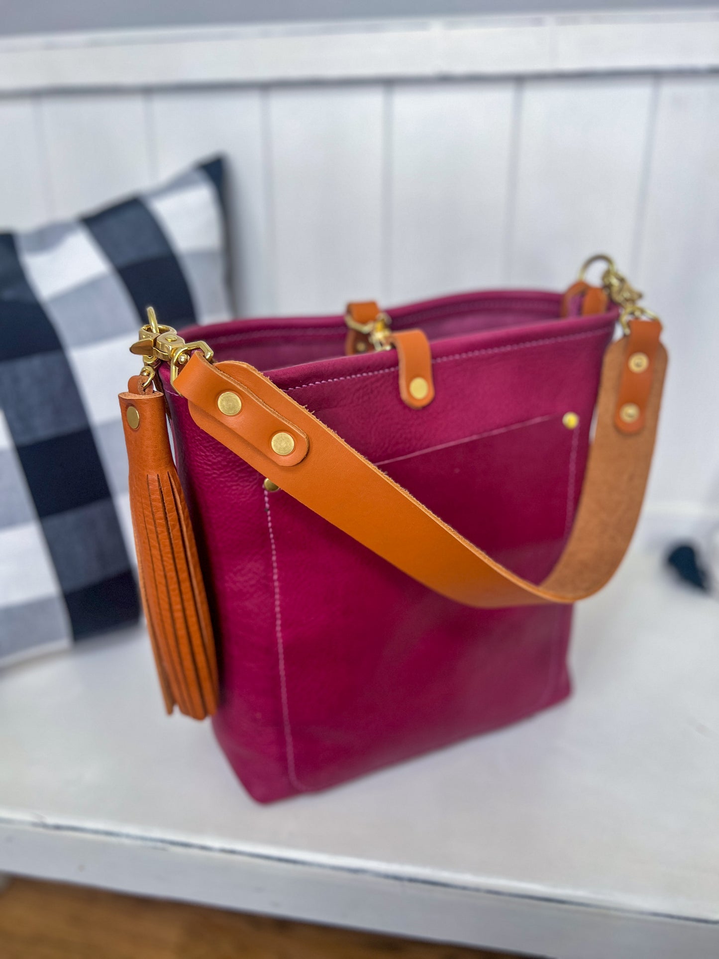Bennett Bucket in Vachetta Lilac