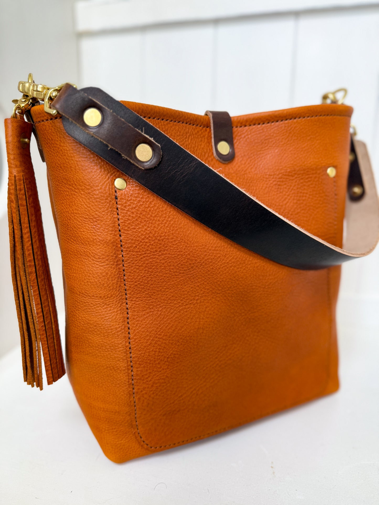 Bennett Bucket in Ginger Vachetta