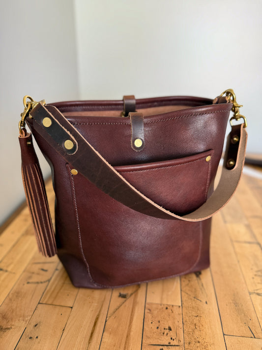 Bennett Bucket in Luxe Horween