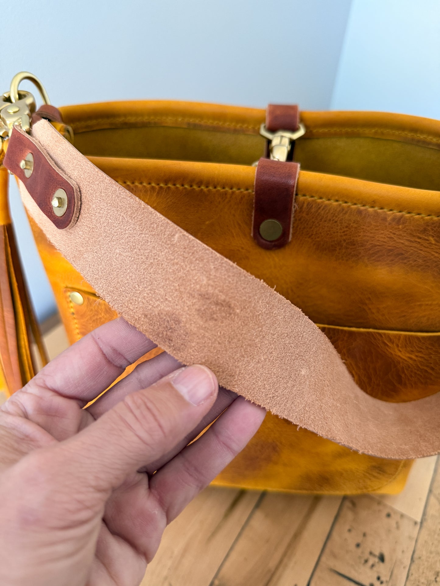 Bennett “shorty” Bucket in Yellowstone Italian Vegetable Tan