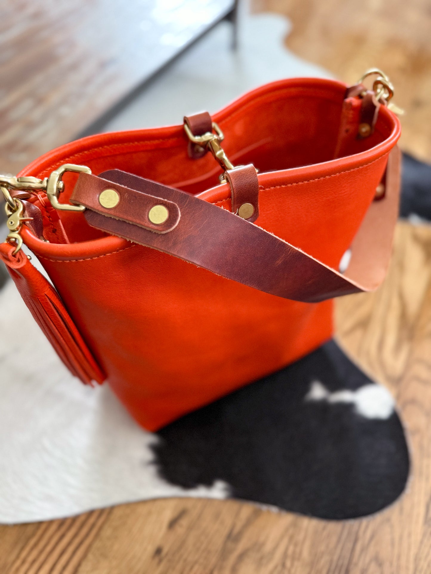 Hobo Bucket in Mandarin Vachetta