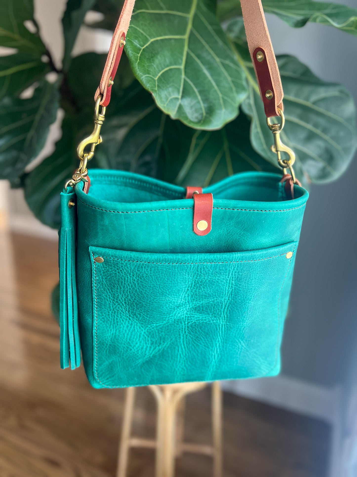 Bennett “shorty” Bucket in Teal Oil Tanned Leather
