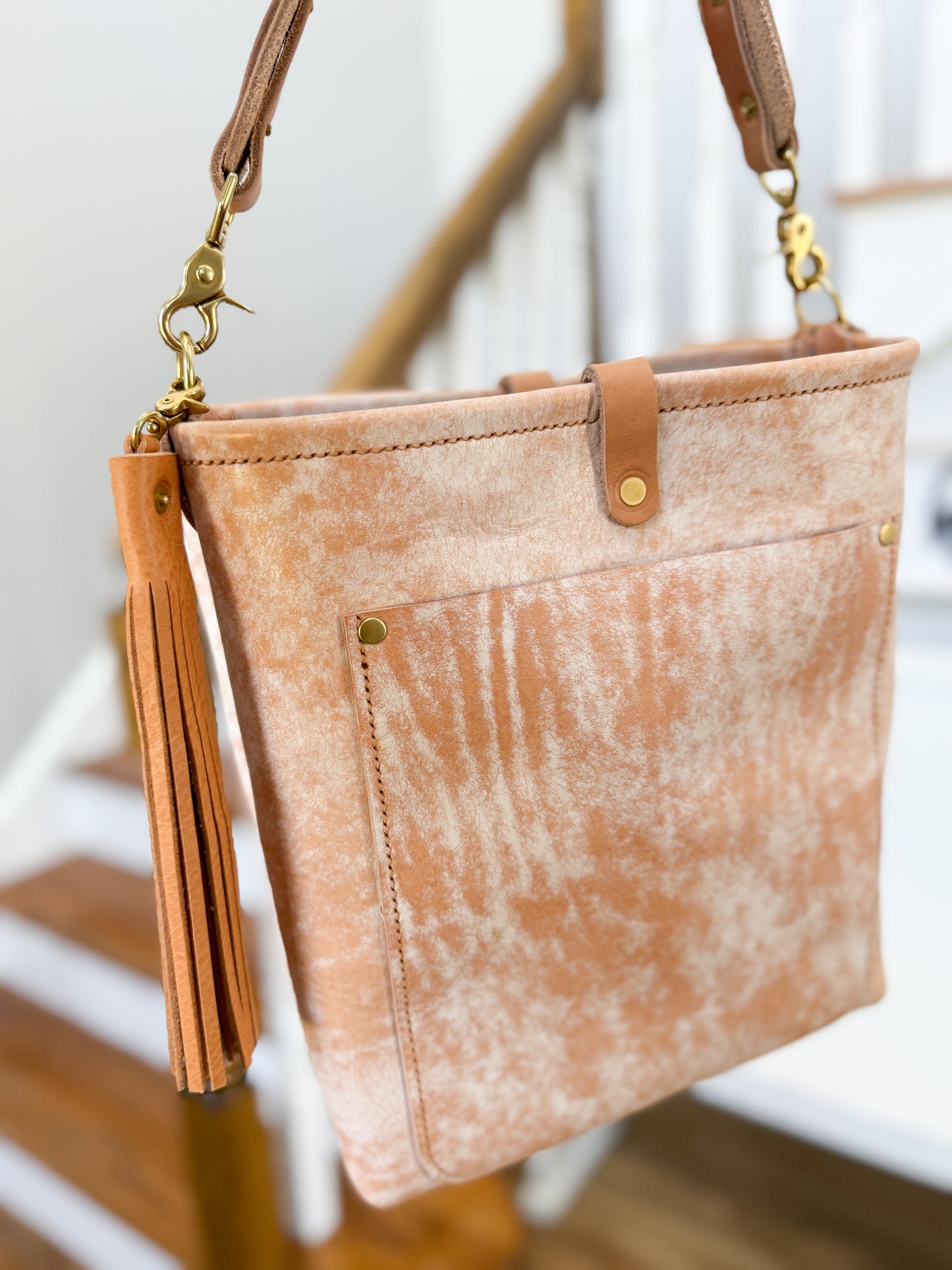 Bennett Bucket in Vintage Natural Vachetta