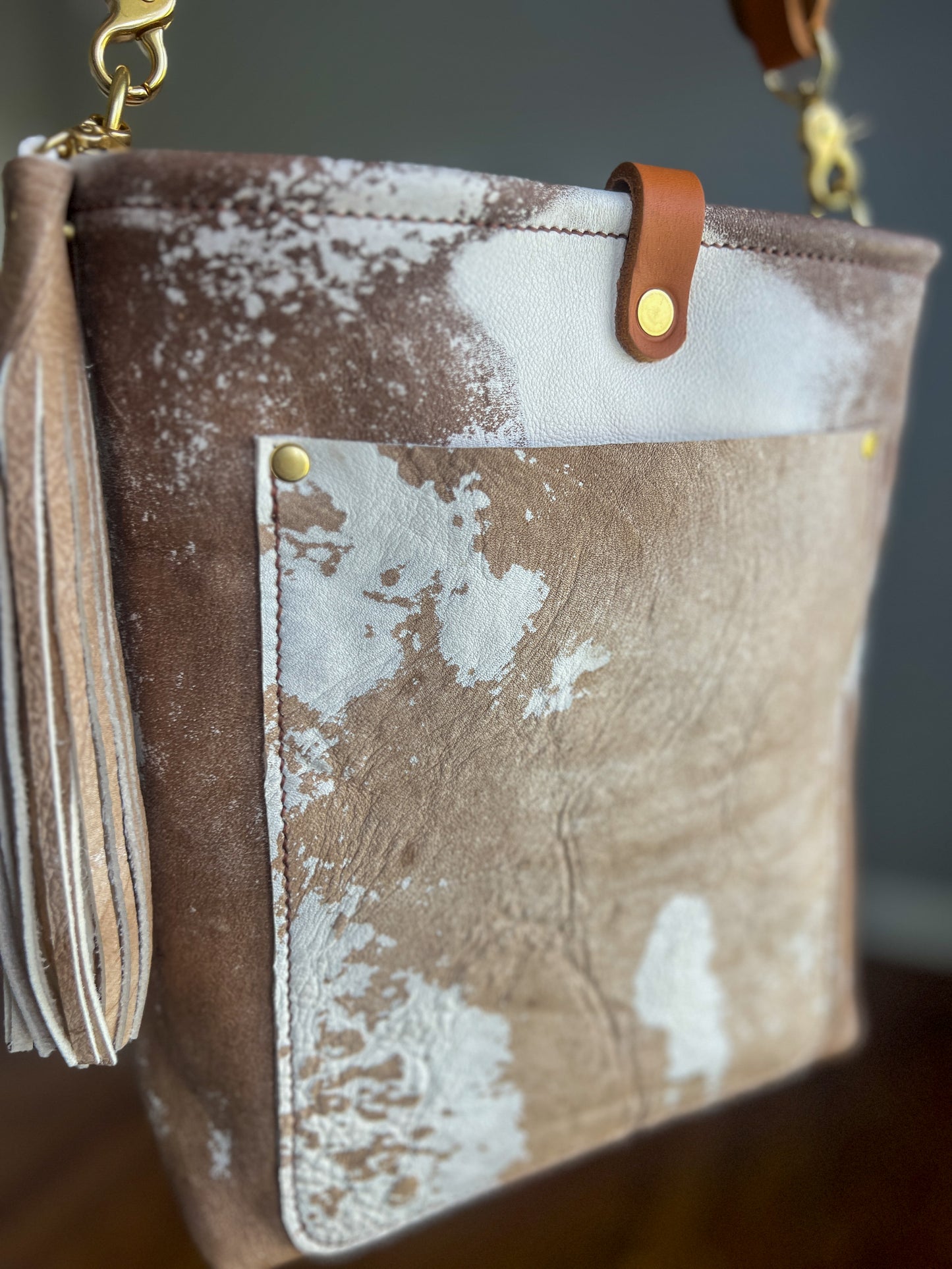 Bennett Bucket in Vintage Cowhide