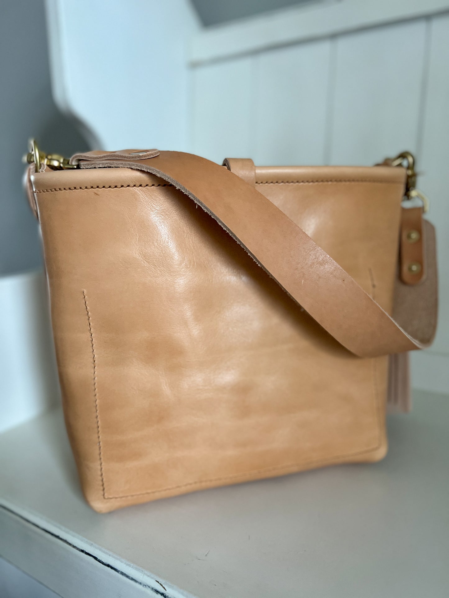Bennett “shorty” Bucket in Natural Vachetta full Grain Leather