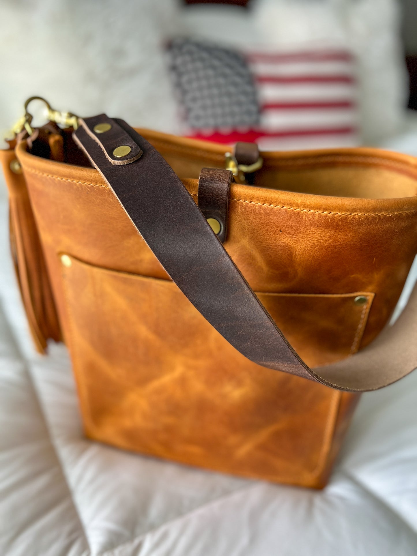Bennett Bucket in Full Grain Sedona