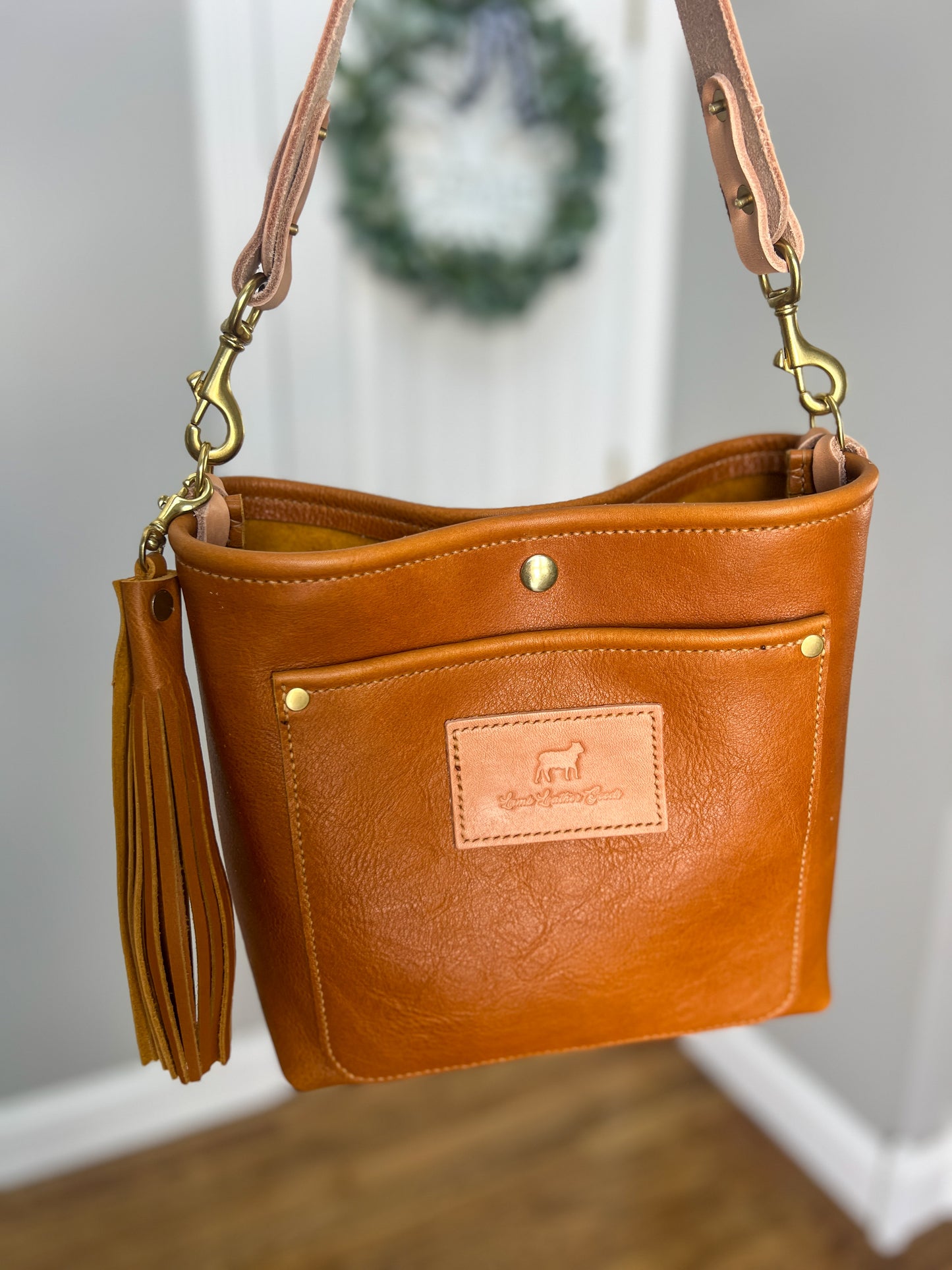 Bennett “shorty” Bucket in Golden Honey Bulldog Leather