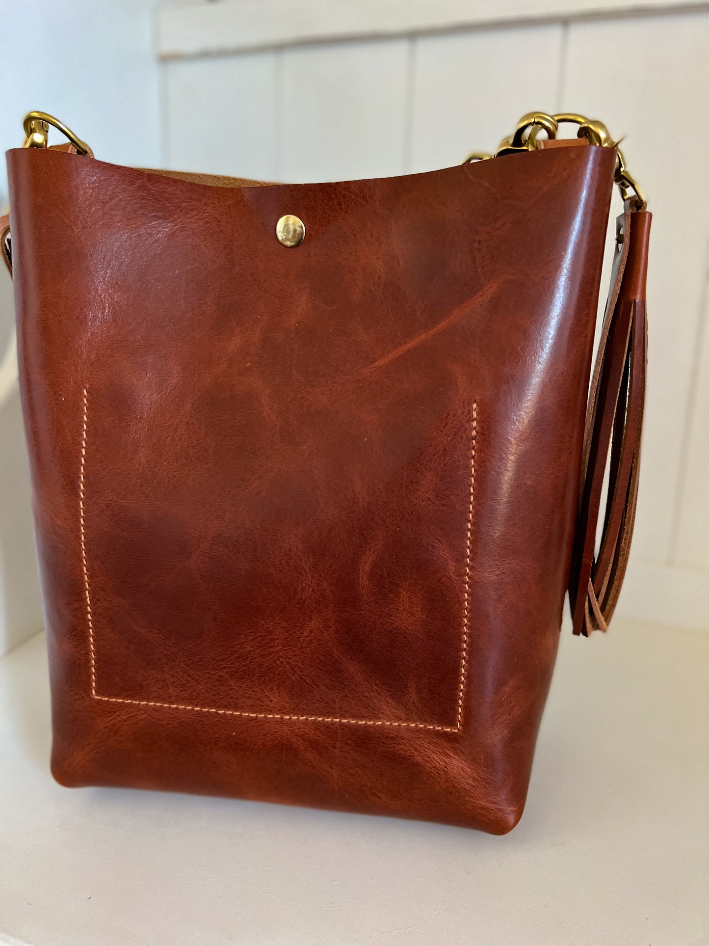 Bennett Bucket in Cherry Veg Tan