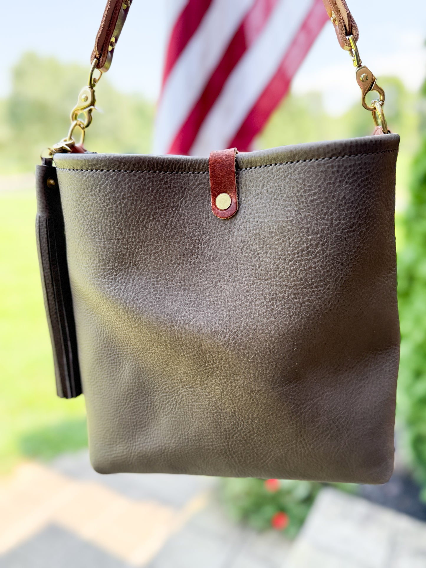 Hobo Bucket in Elephant Vachetta