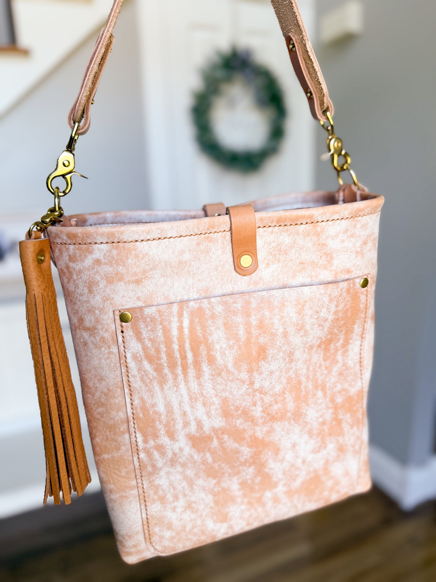 Bennett Bucket in Vintage Natural Vachetta