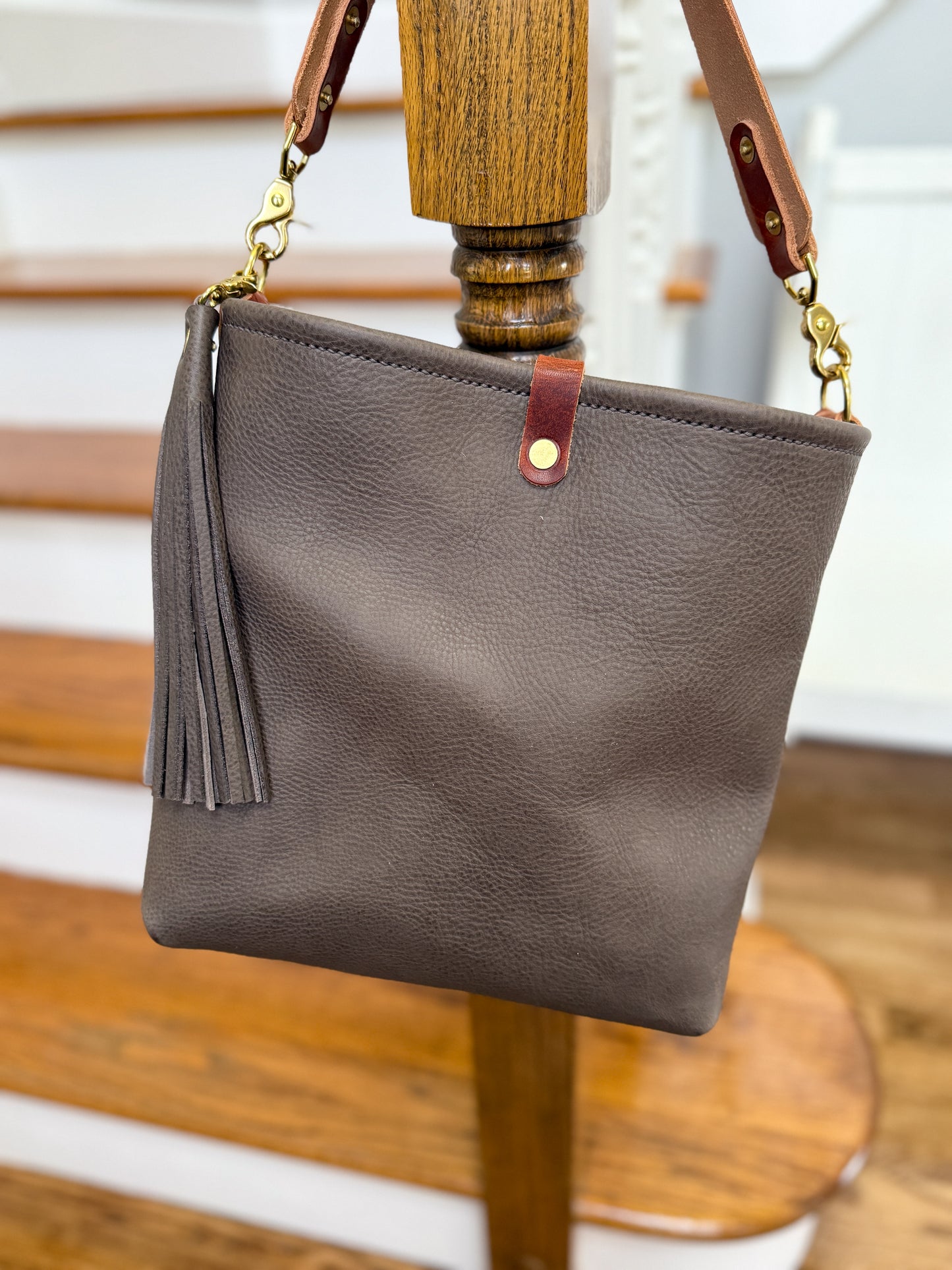 Hobo Bucket in Elephant Vachetta