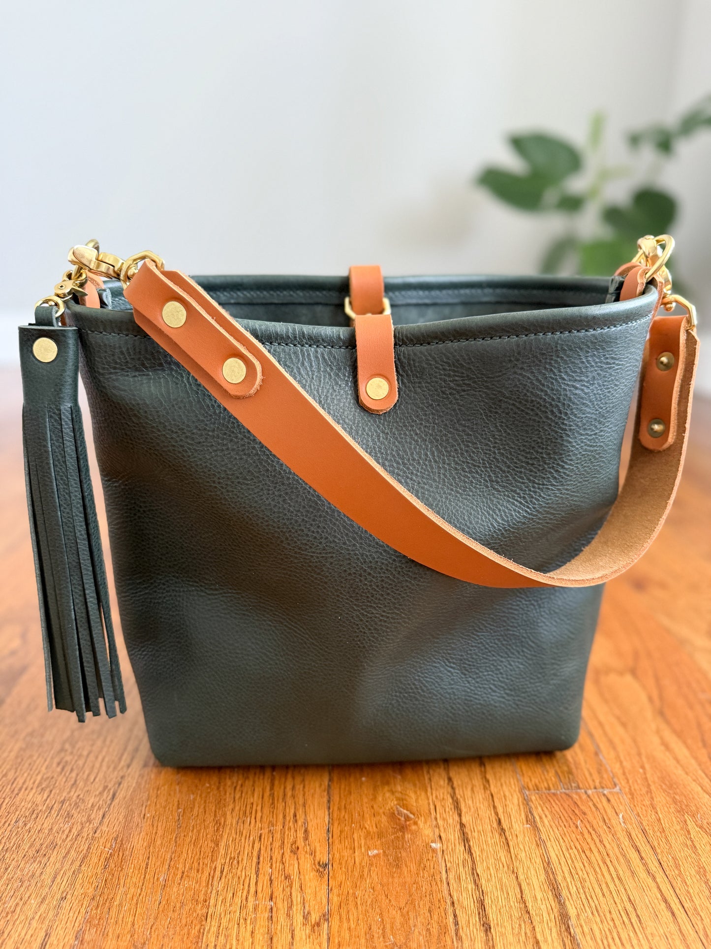 Hobo Bucket in Evergreen Vachetta