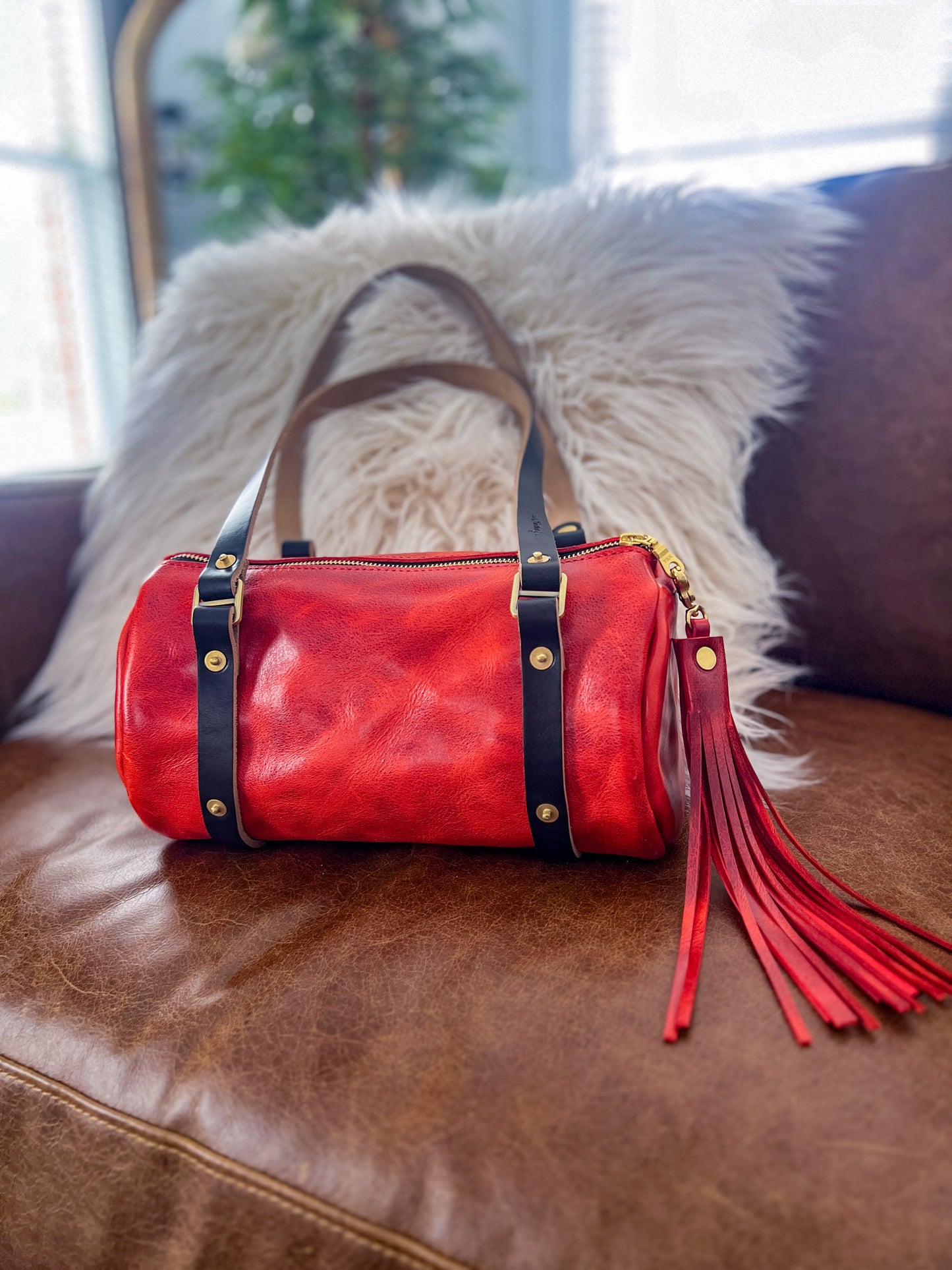 Bren Barrel in Chili Pepper Full Grain Leather