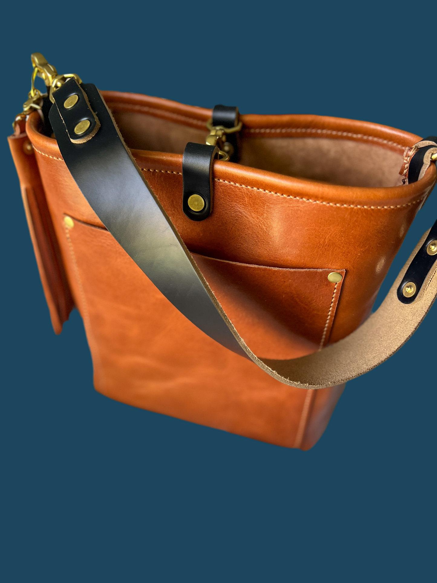 Bennett Bucket in Full Grain Toffee Vegetable Tanned Leather