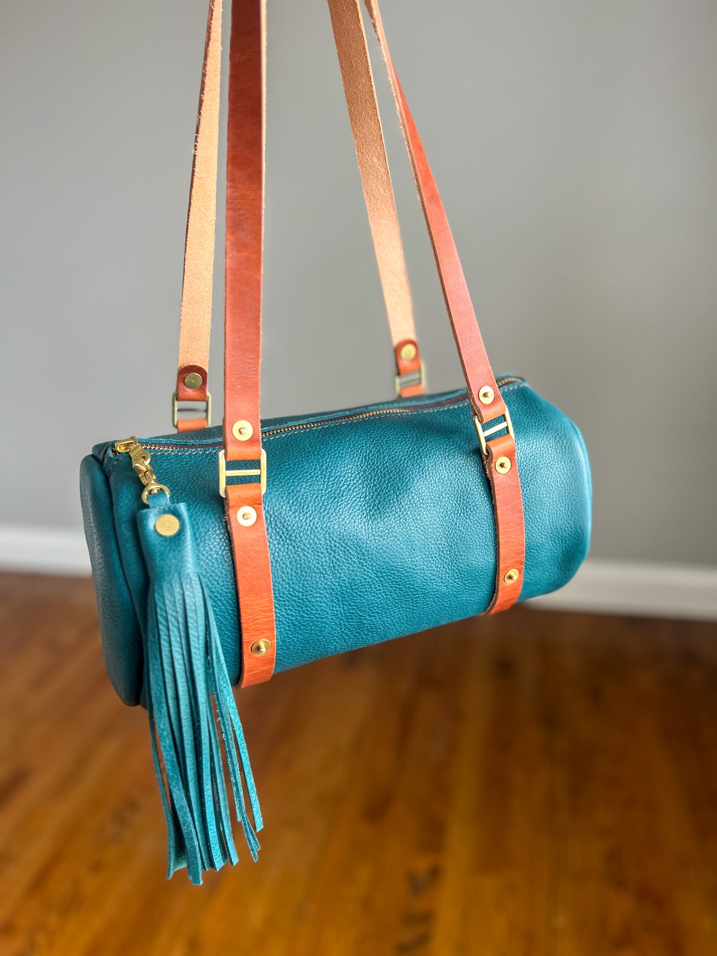 Bren Barrel in Italian Jeans Full Grain Leather