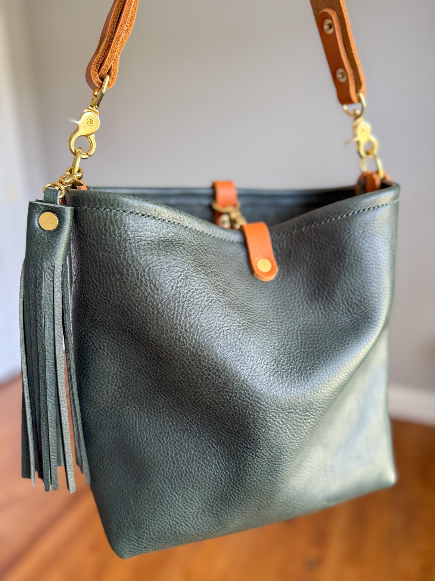 Hobo Bucket in Evergreen Vachetta