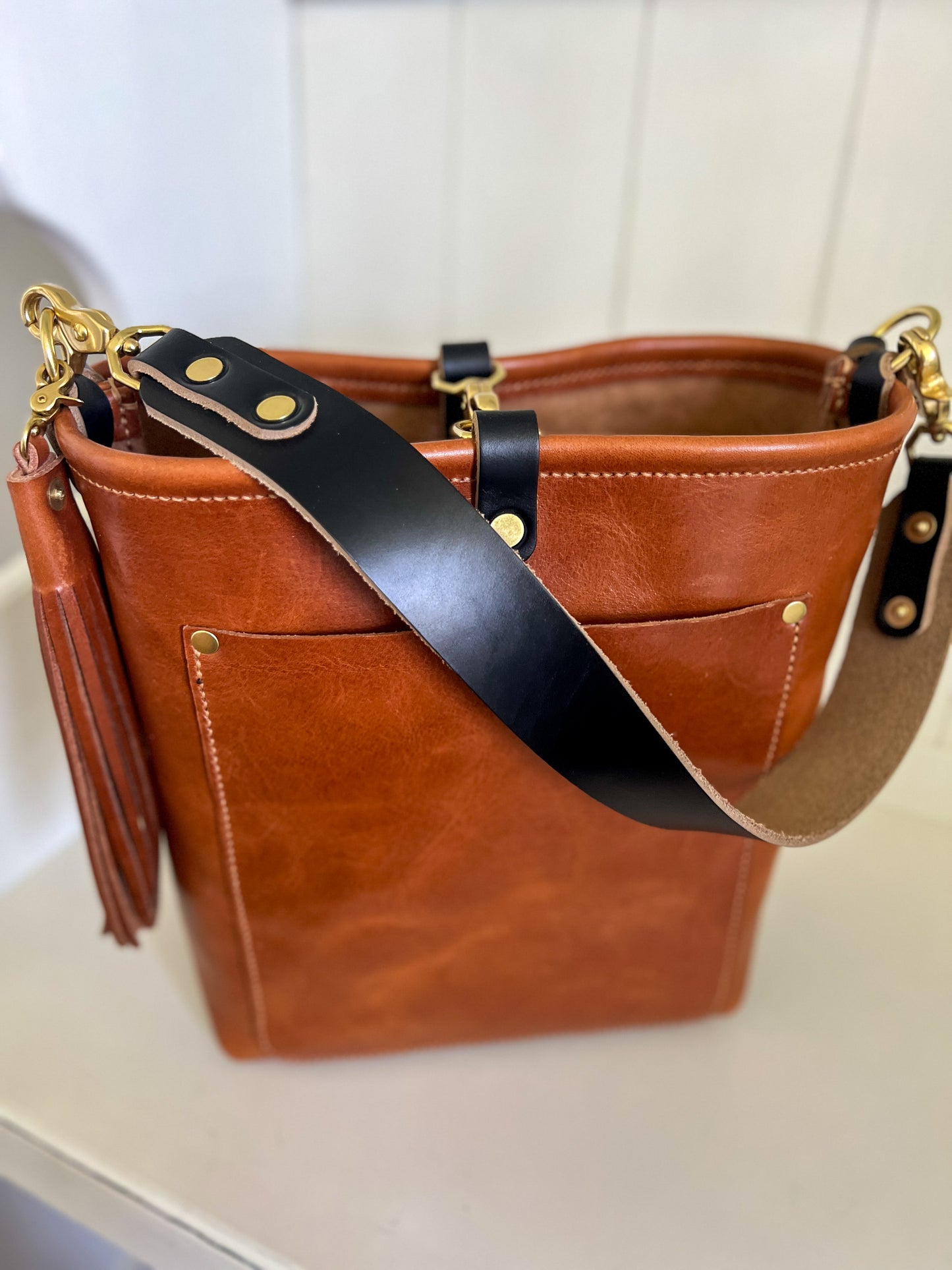 Bennett Bucket in Full Grain Toffee Vegetable Tanned Leather