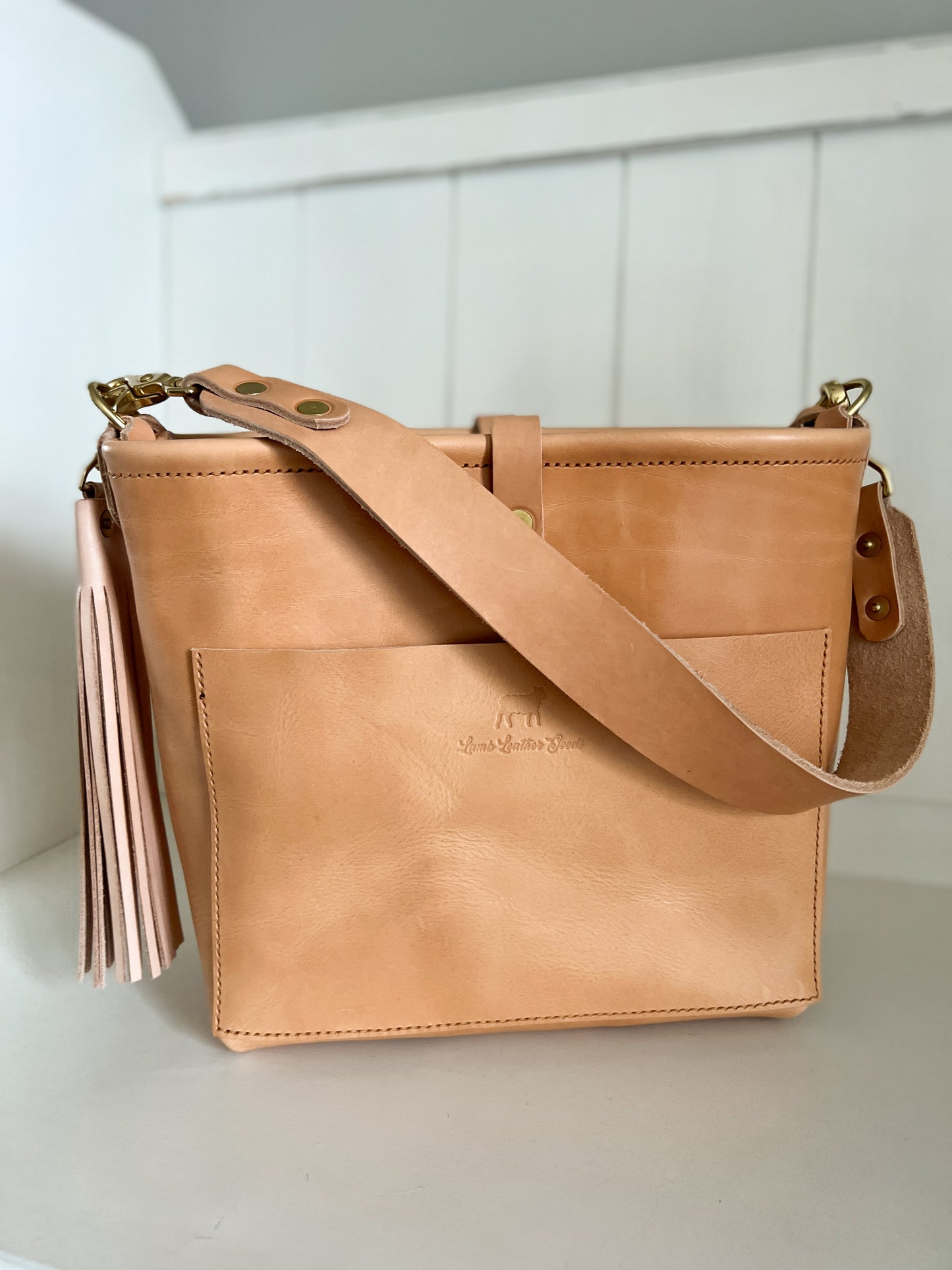 Bennett “shorty” Bucket in Natural Vachetta full Grain Leather