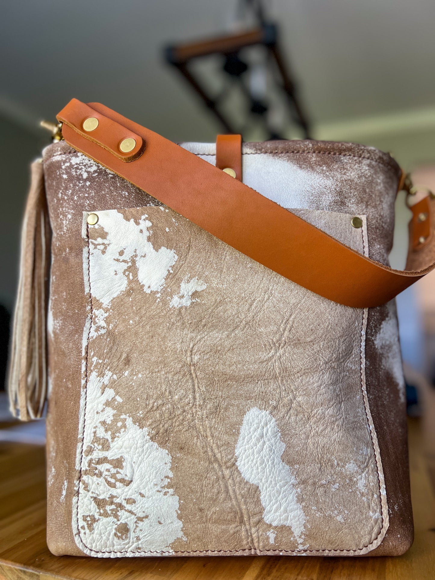 Bennett Bucket in Vintage Cowhide