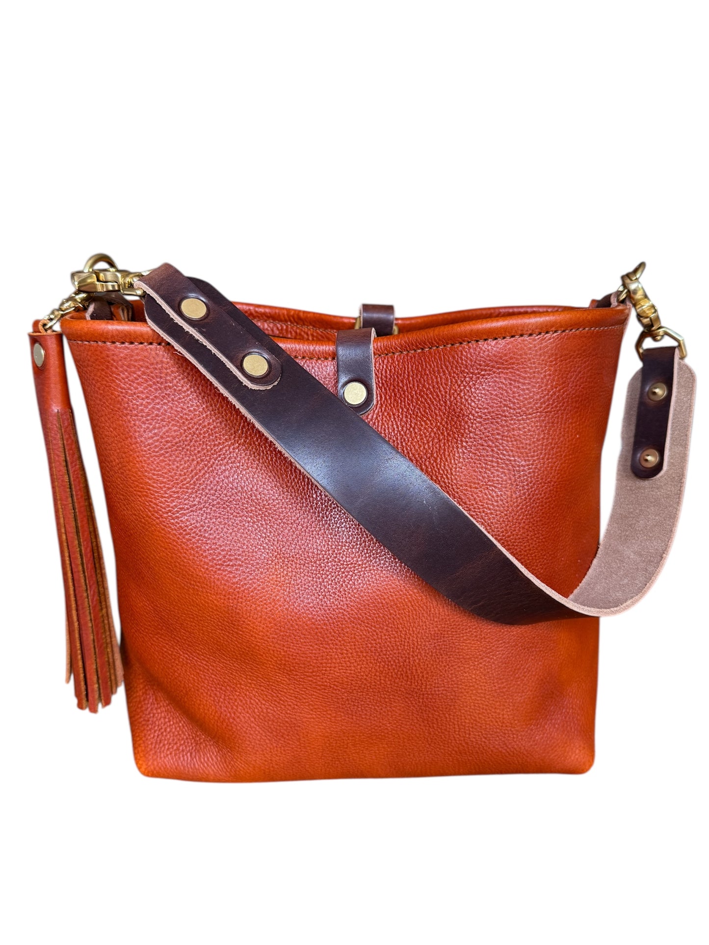 Hobo Bucket in Dark Ginger Vachetta