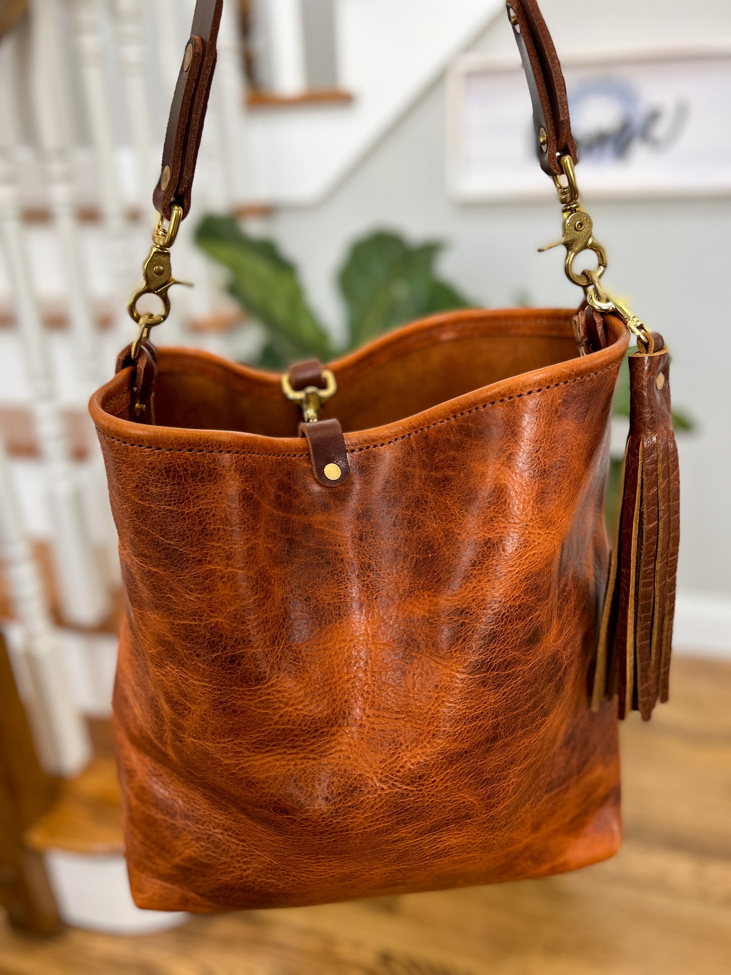 Large Hobo in Maple Glazed Bison