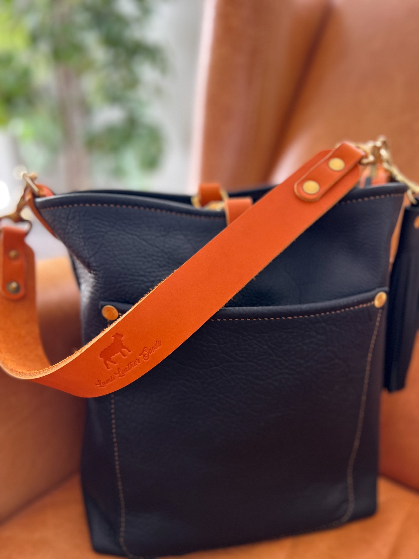 Bennett Bucket in Black Kodiak