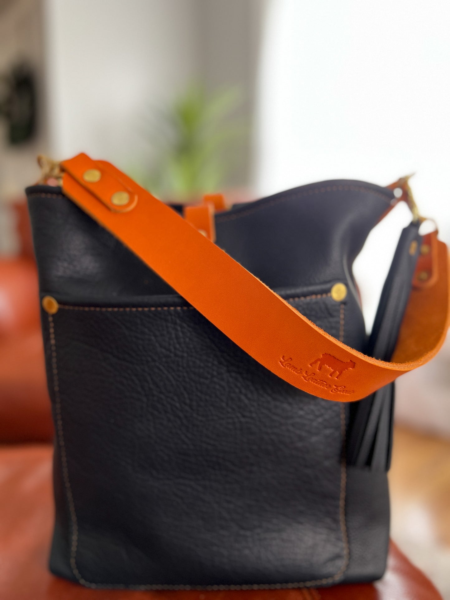 Bennett Bucket in Black Kodiak
