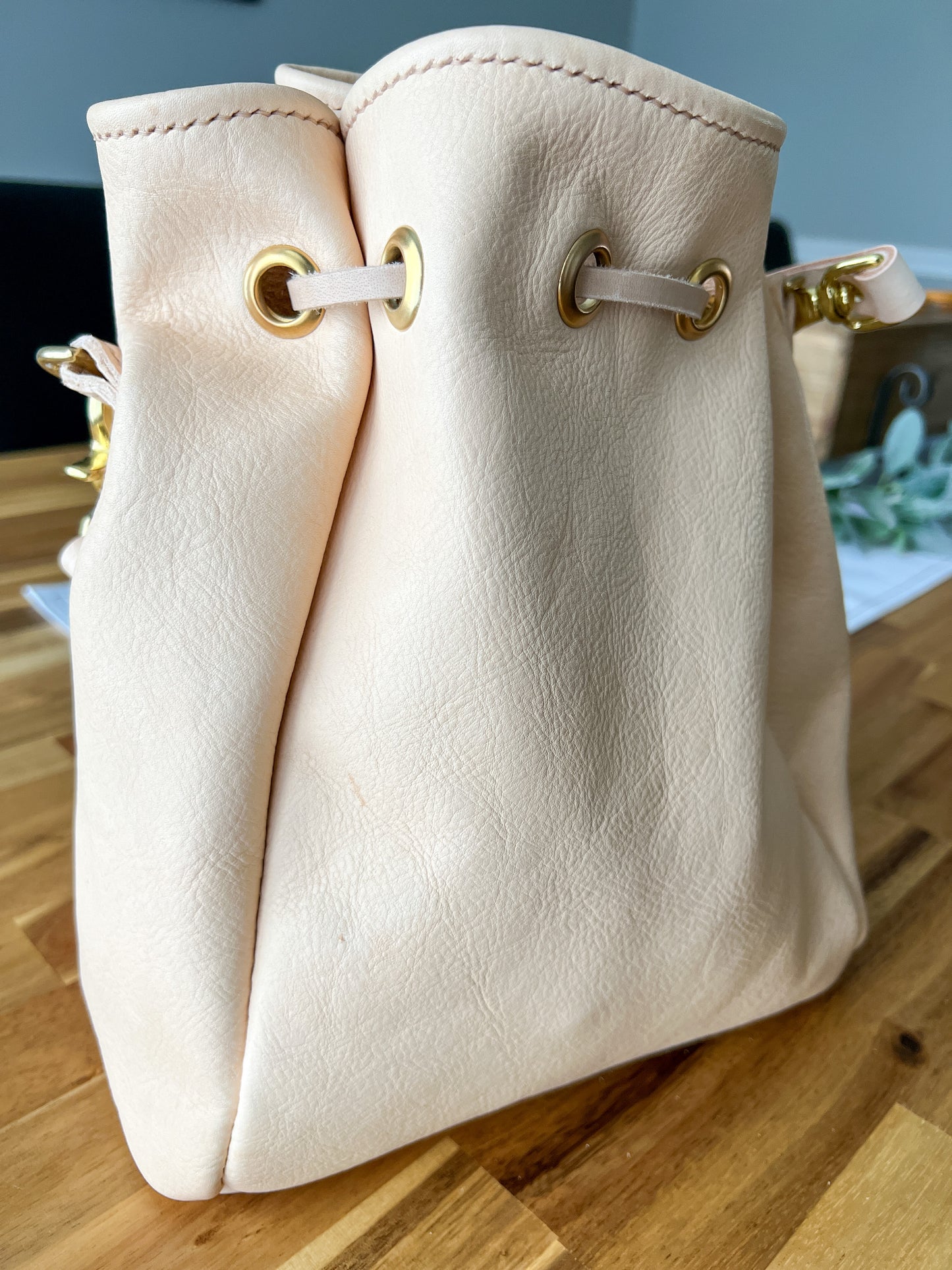 Emery Drawstring Bucket in Milled Vegetable Tan