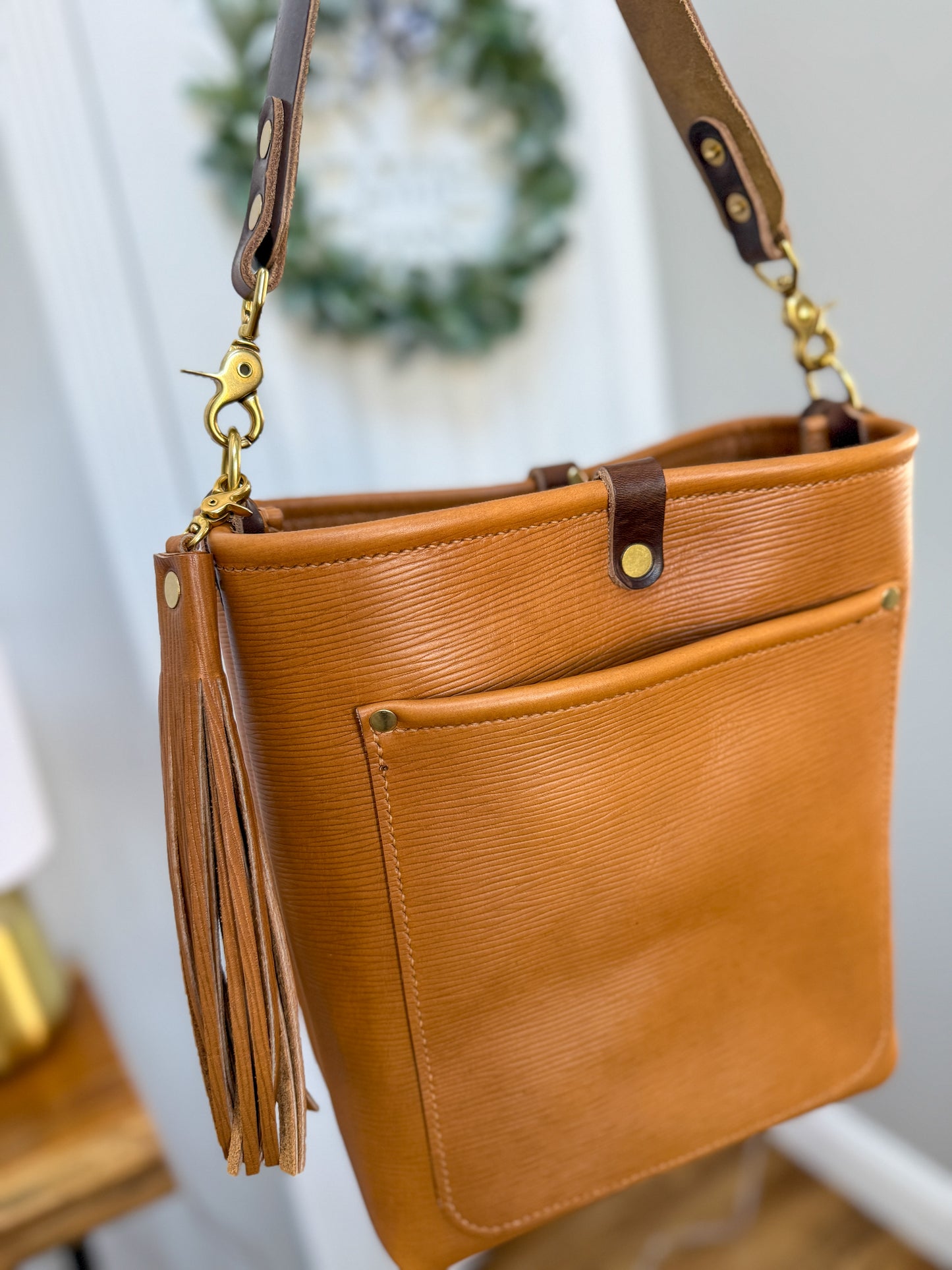 Bennett Bucket in Horween Rio Latigo Oak Grain