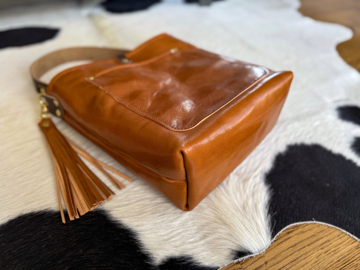 Bennett Bucket in Miel Cuoio Italian Leather