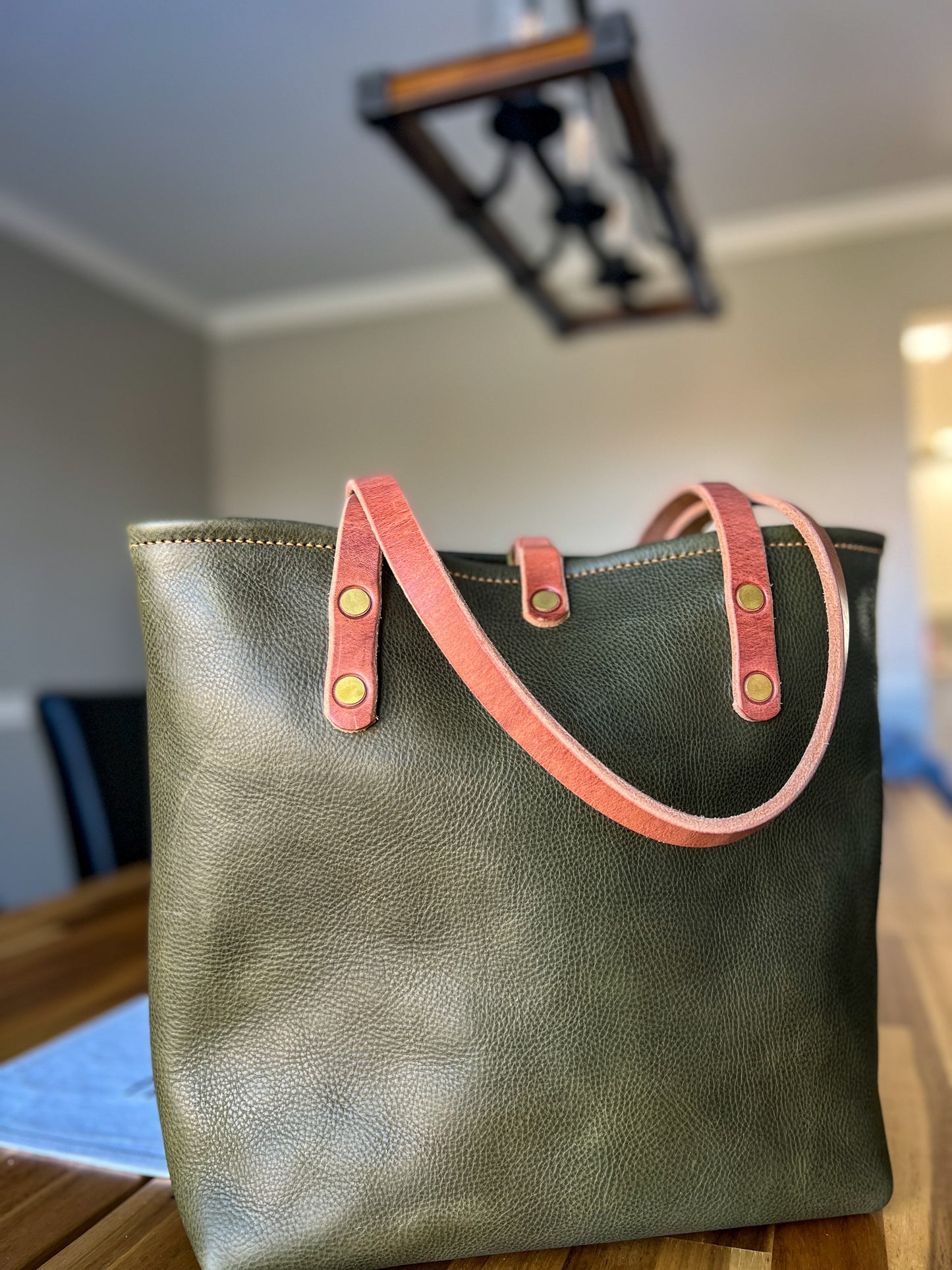 Classic Tote in Olive Italian Vachetta