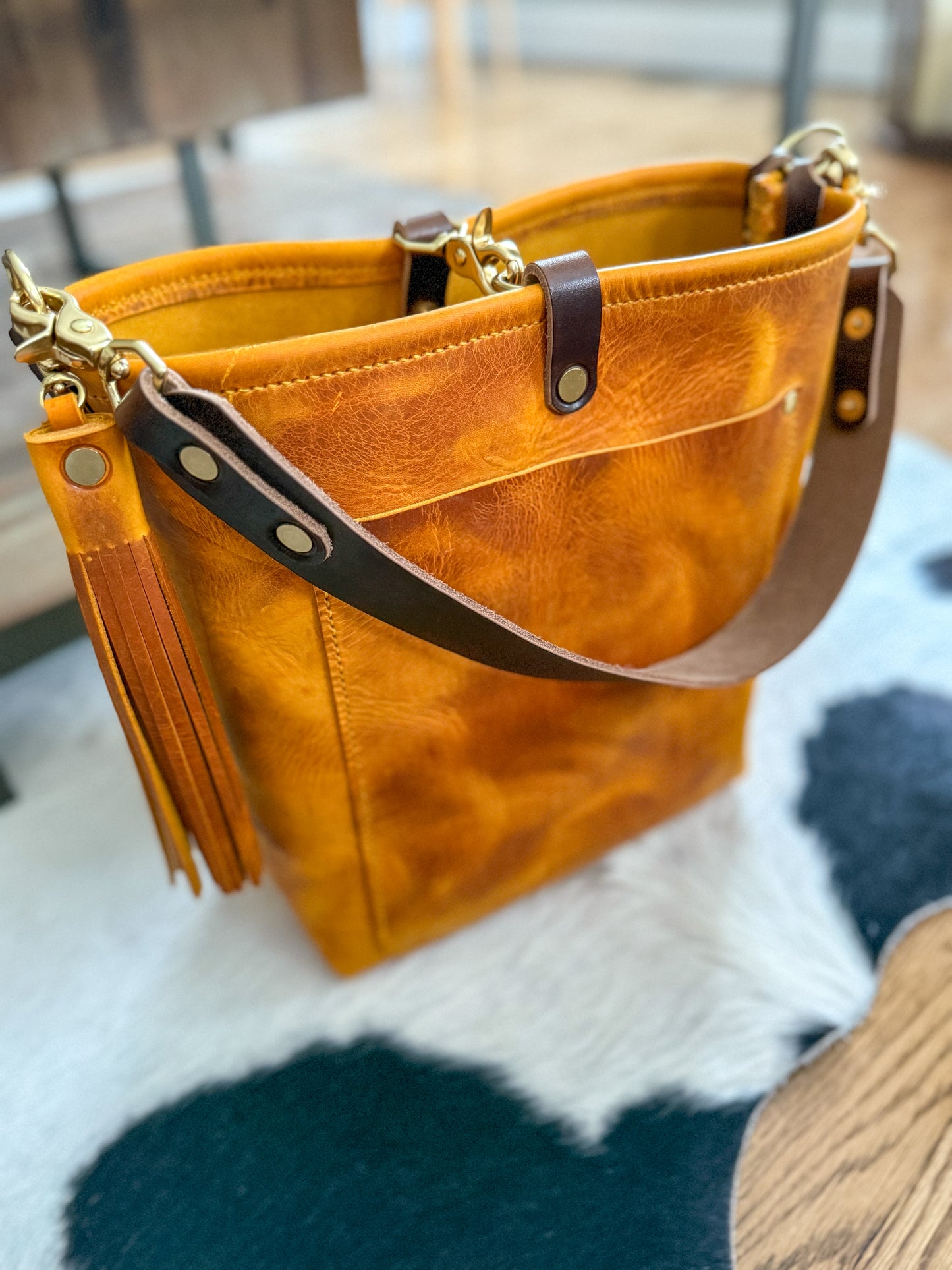 Bennett Bucket in Yellowstone Italian Vegetable Tan