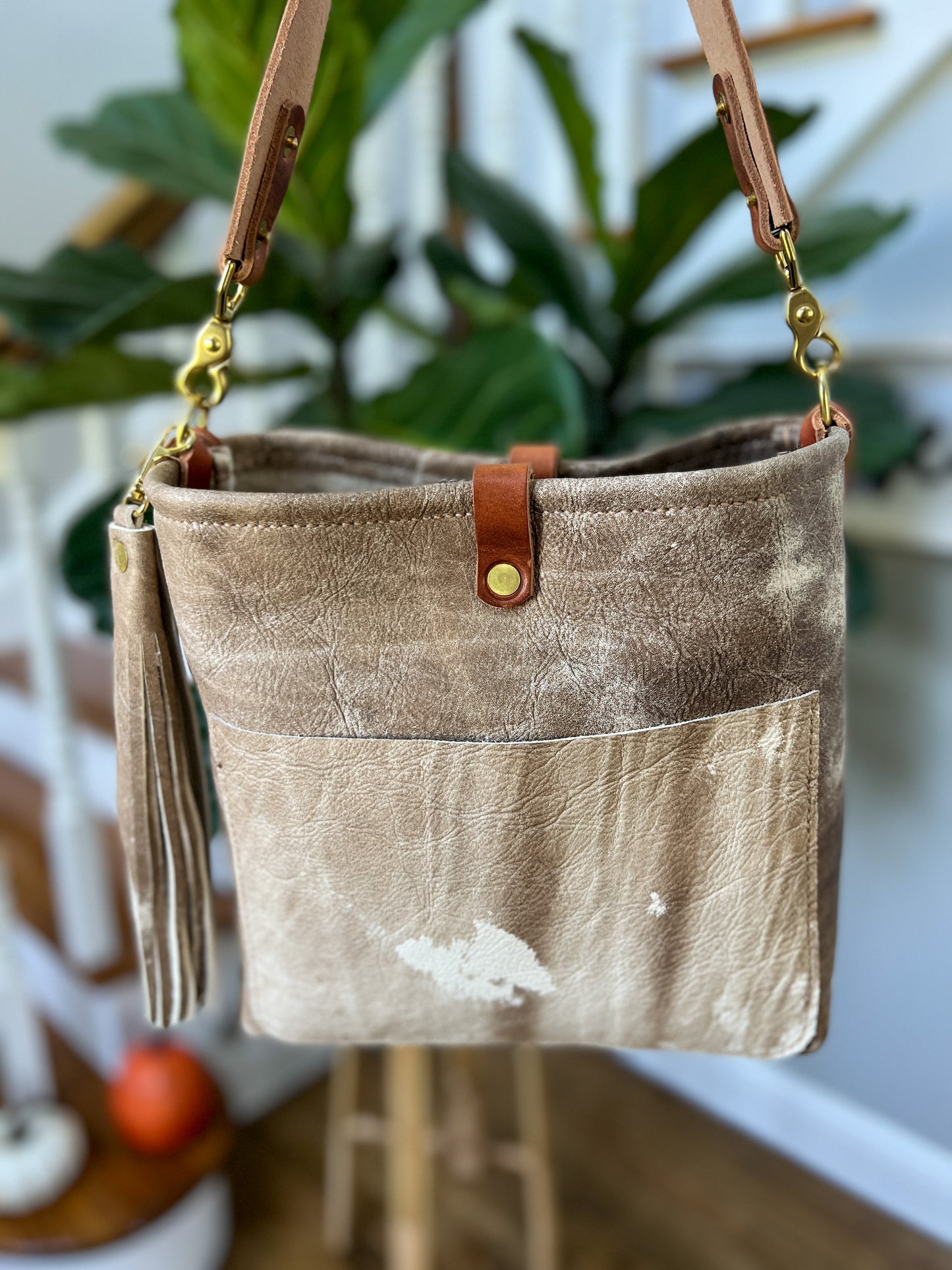 Bennett “shorty” Bucket in Vintage Cowhide