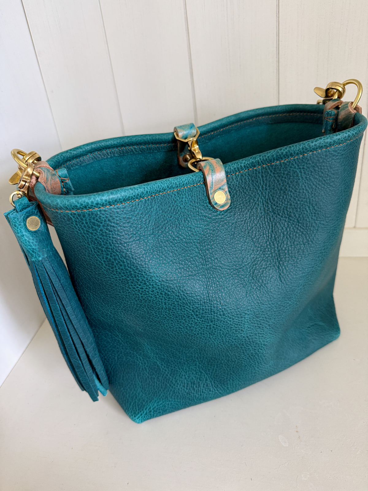 Hobo Bucket in Blue Moon Bison w/Candy Strap