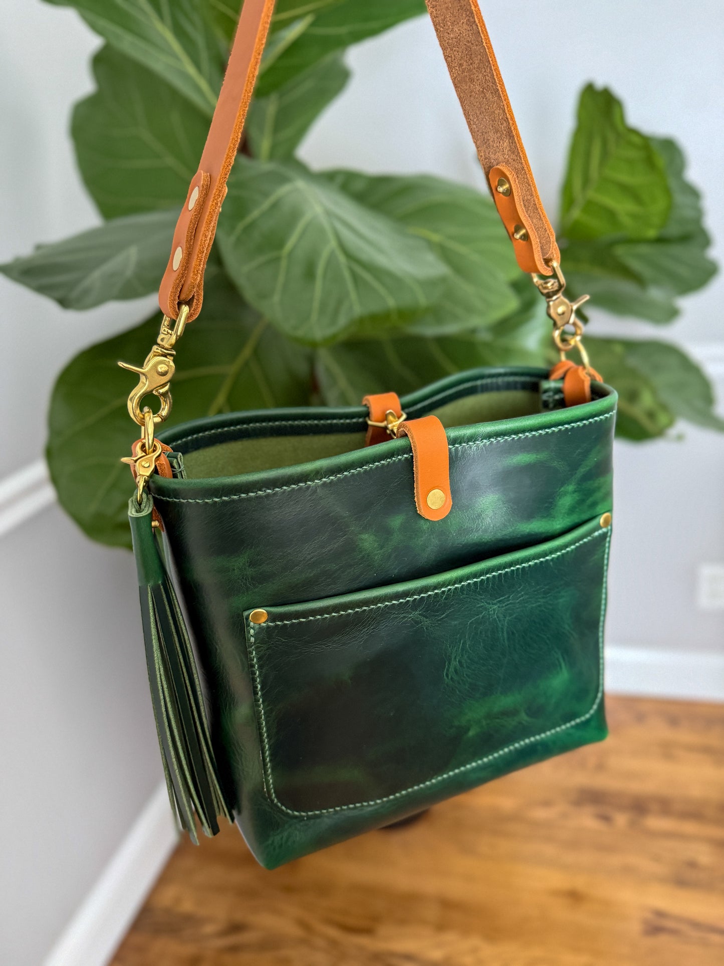 Bennett “shorty” Bucket in Emerald Horween Puttman Leather