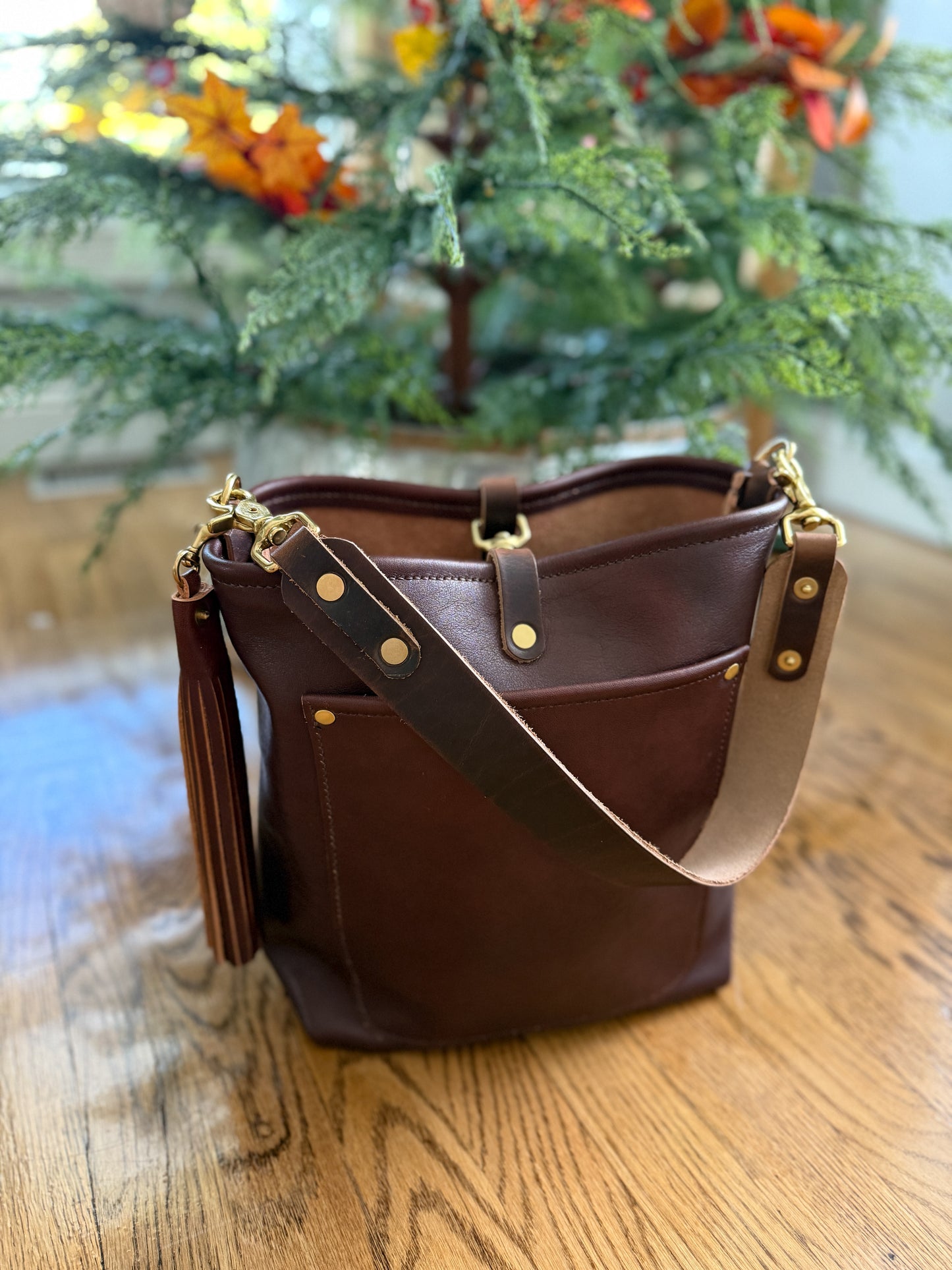 Bennett Bucket in Luxe Horween